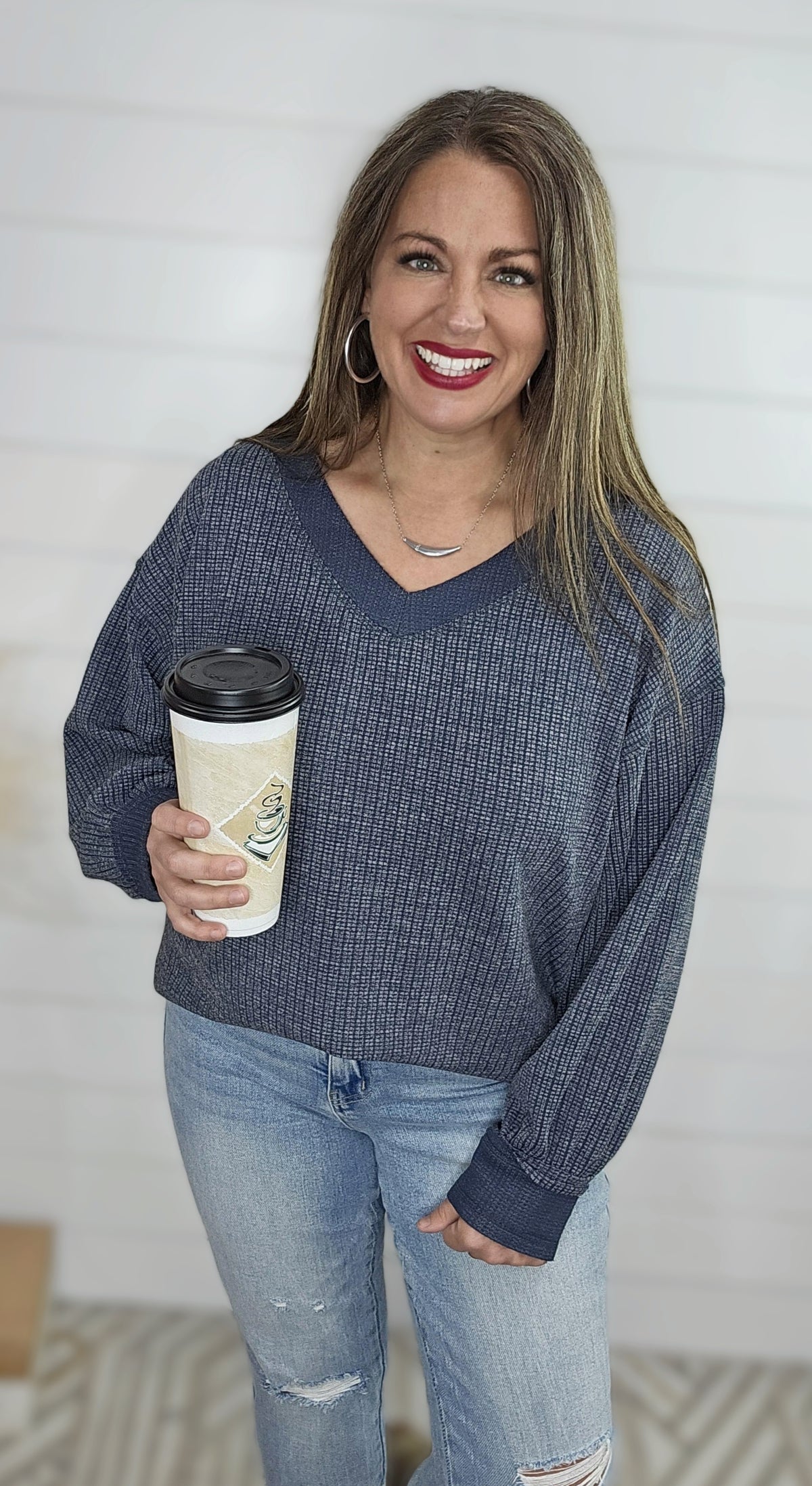 NAVY WAFFLE TEXTURED V NECK KNIT TOP