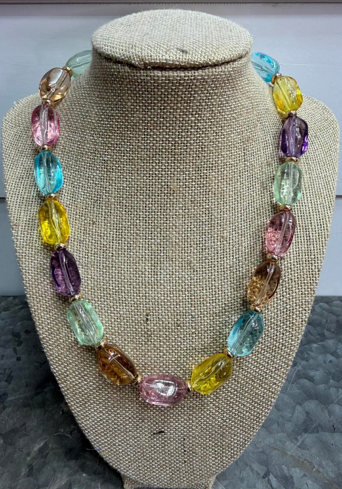 MULTI CLEAR BEADED NECKLACE