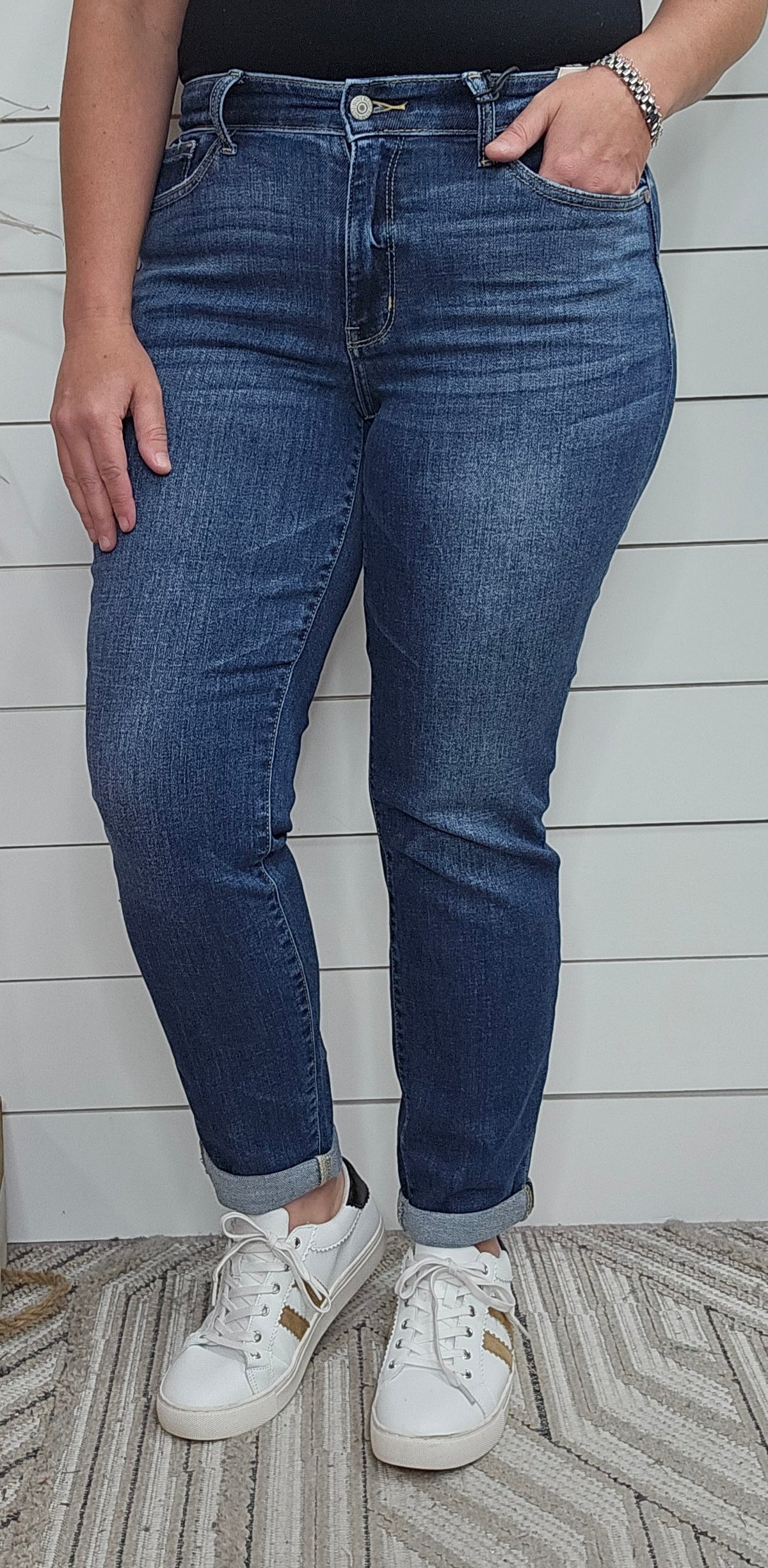 JUDY BLUE DK CORE MIDRISE CUFFED BOYFRIEND JEAN