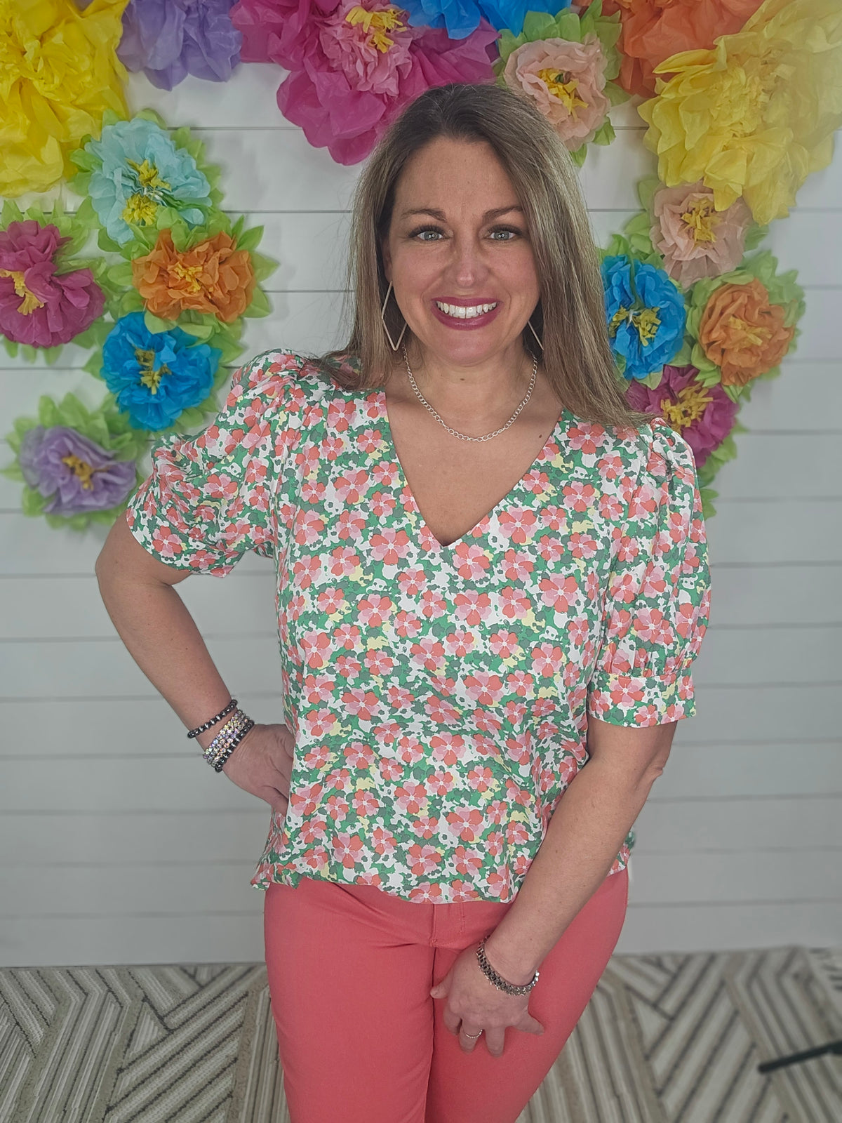 CORAL FLORAL V NECK PUFF SLEEVE TOP