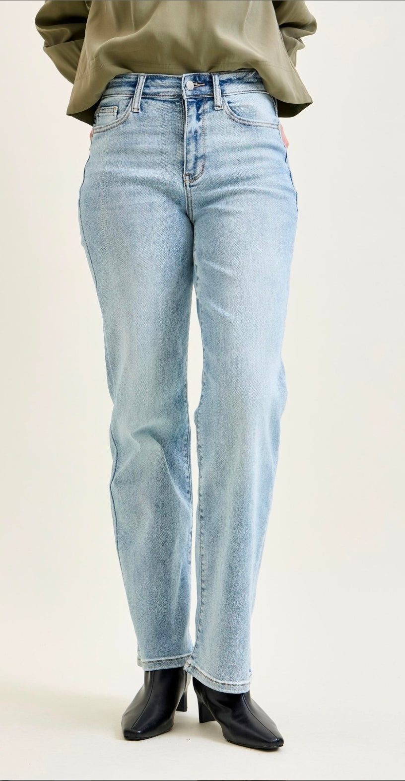 JUDY BLUE HIGH WAIST LIGHT WASH STRAIGHT LEG JEAN