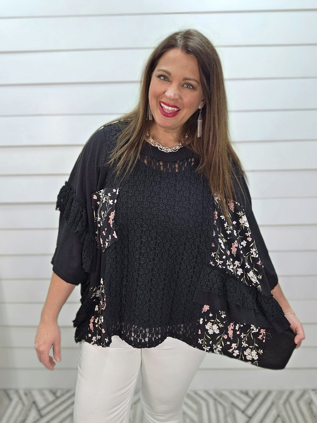 POL OVERSIZED BLACK LACE/FLORAL CONTRAST TOP