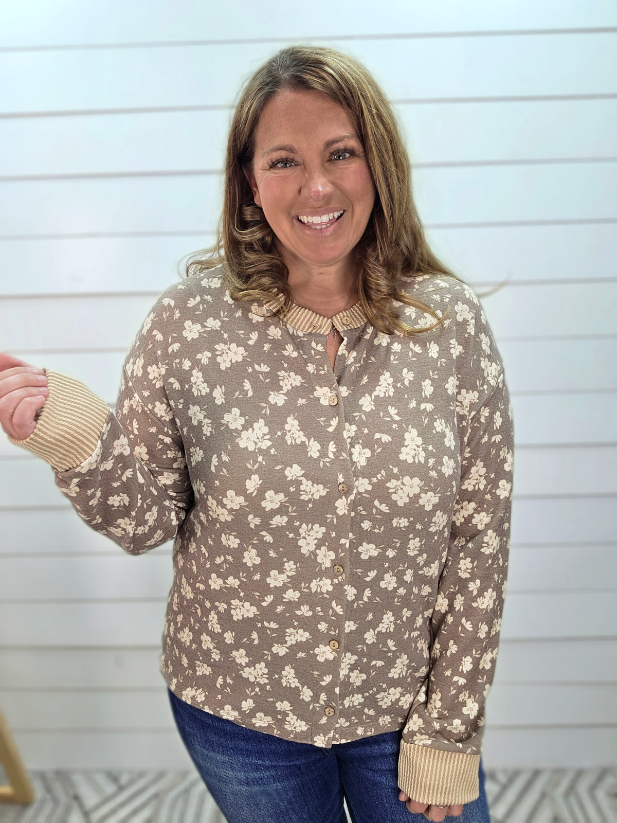 TAUPE FLORAL BUTTON DOWN KNIT TOP W/ RAISED RIBBED TRIM