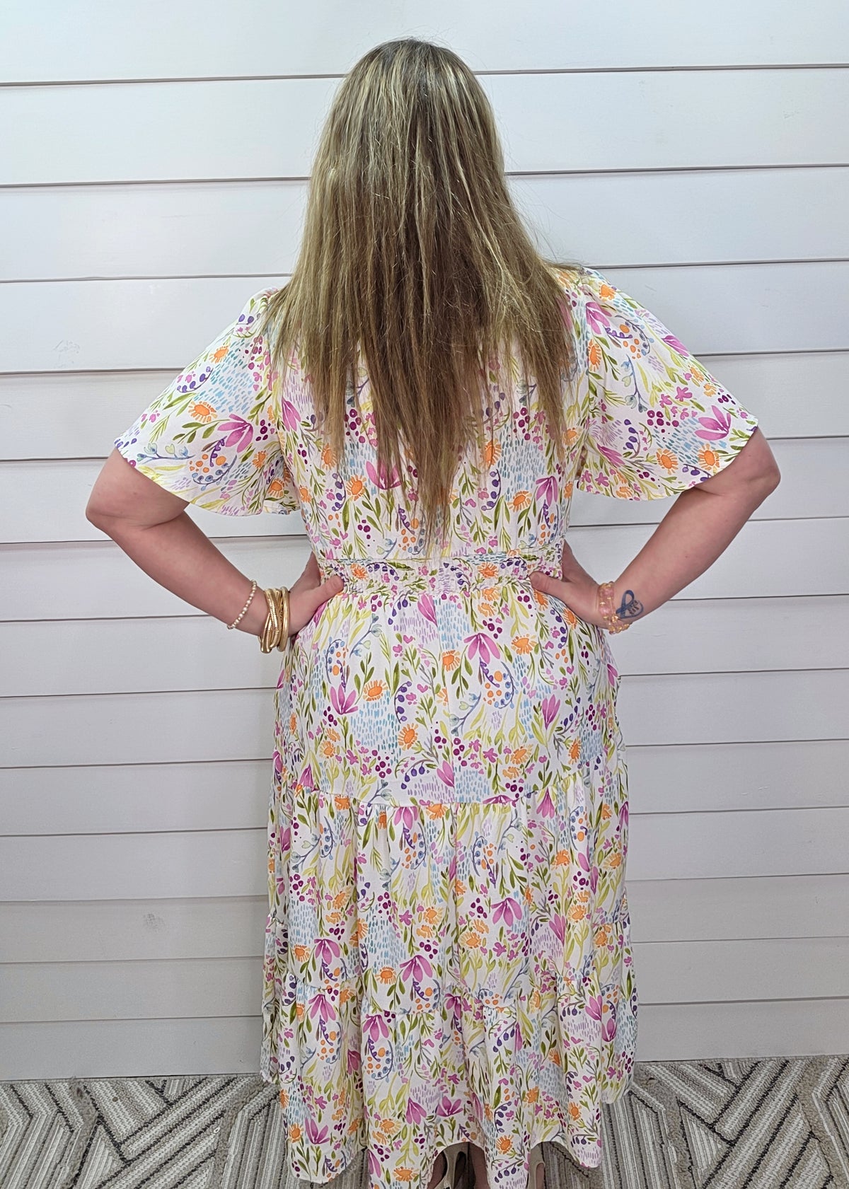 WHITE FLORAL SMOCKED WAIST MID LENGTH DRESS W/ NOTCH NECKLINE & FLUTTER SLEEVE