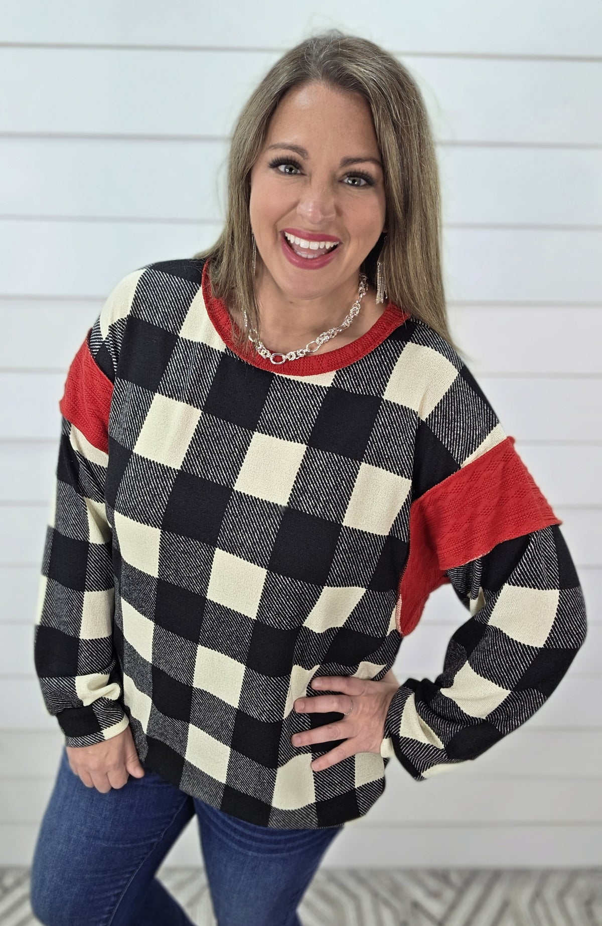 CREAM/BLACK CHECK KNIT TOP WITH RED ACCENT