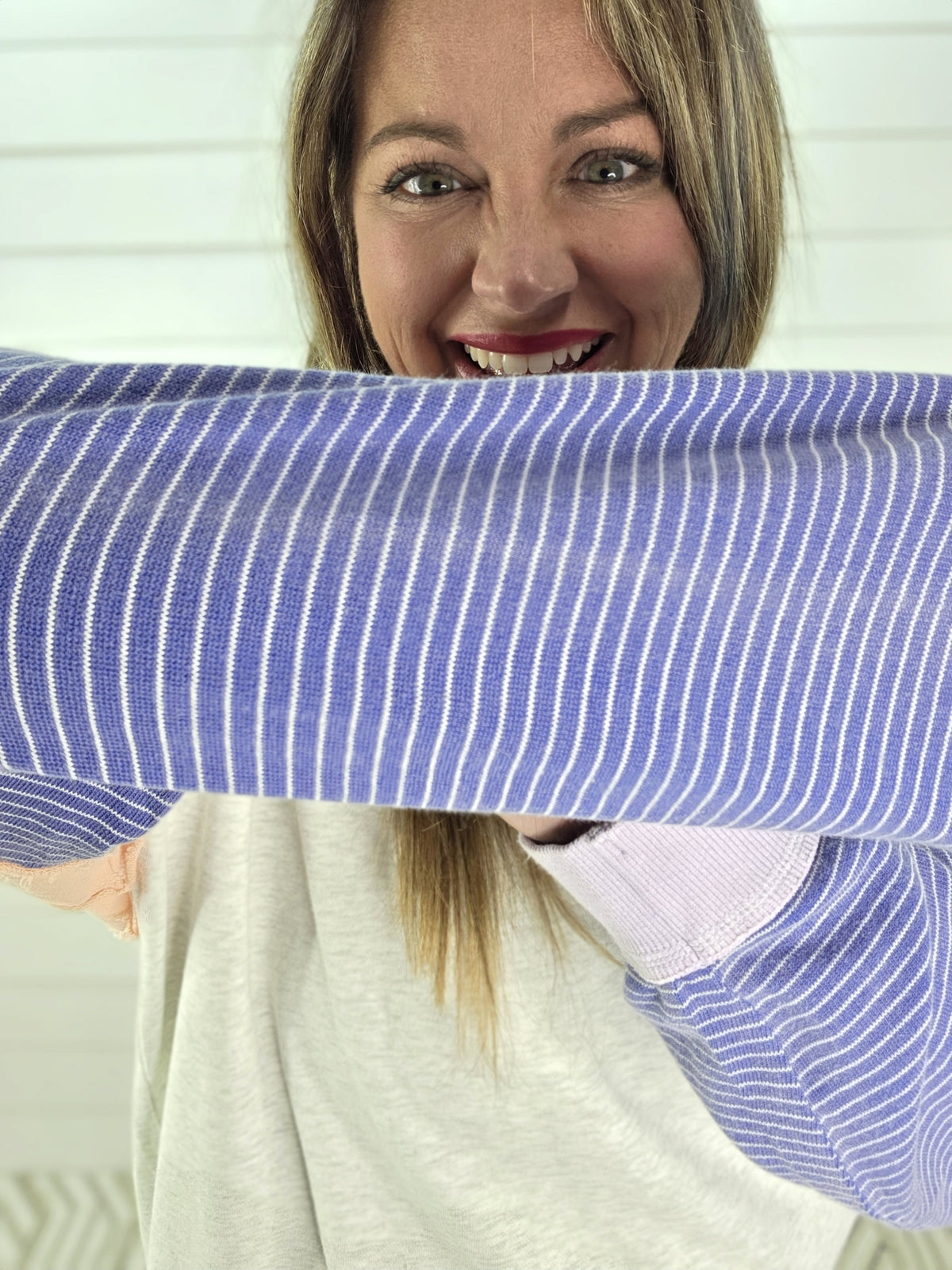 GREY/PEACH/BLUE CONTRAST V NECK PULLOVER