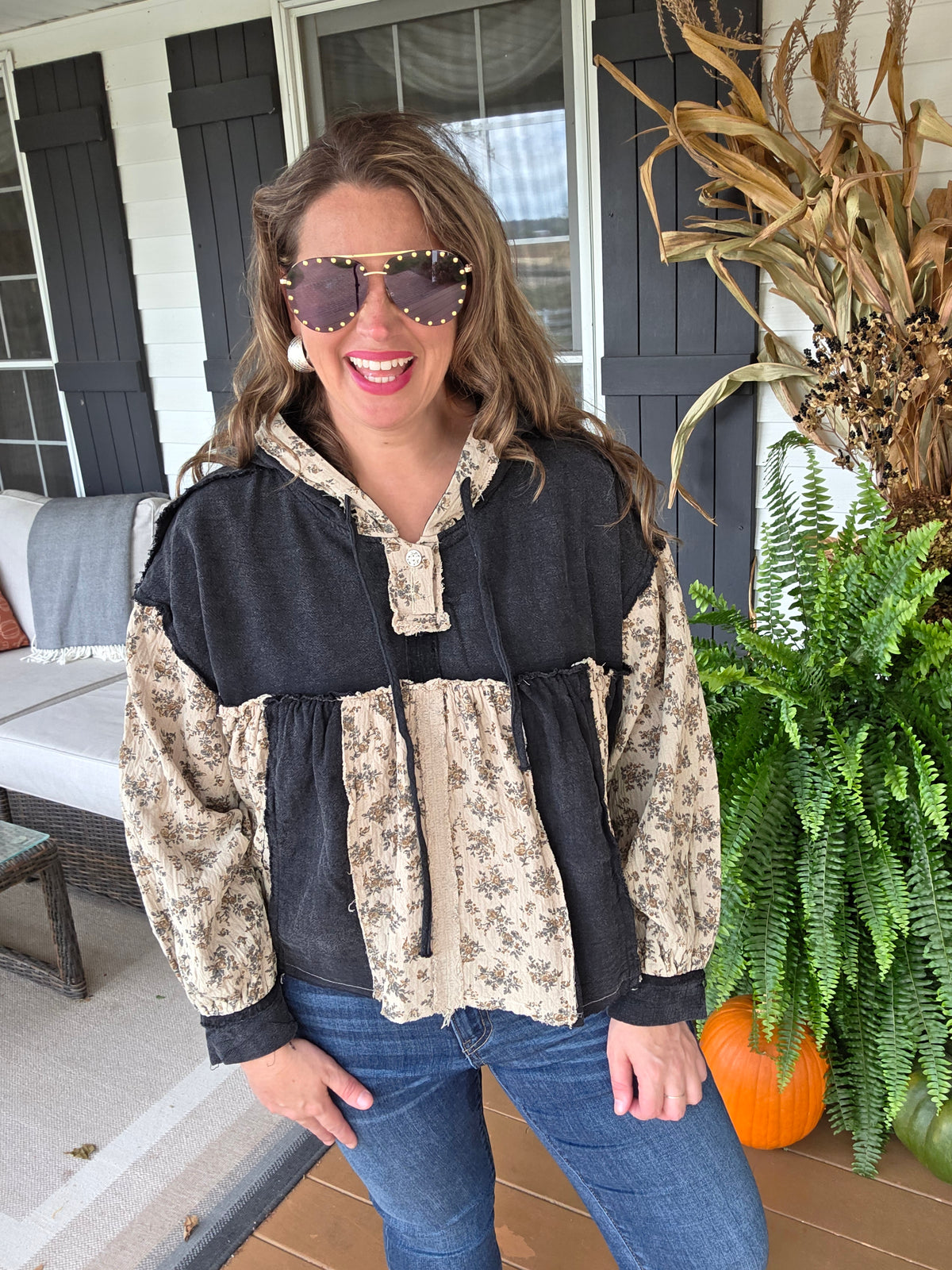 POL BLACK/MOCH FLORAL HOODED OVERSIZED TOP