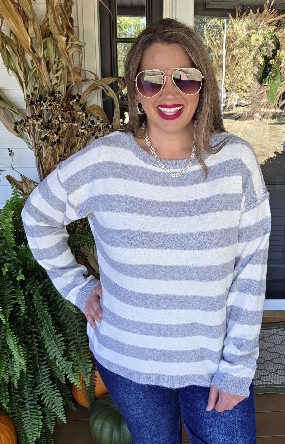 H GREY STRIPED CREW NECK PULLOVER SWEATER