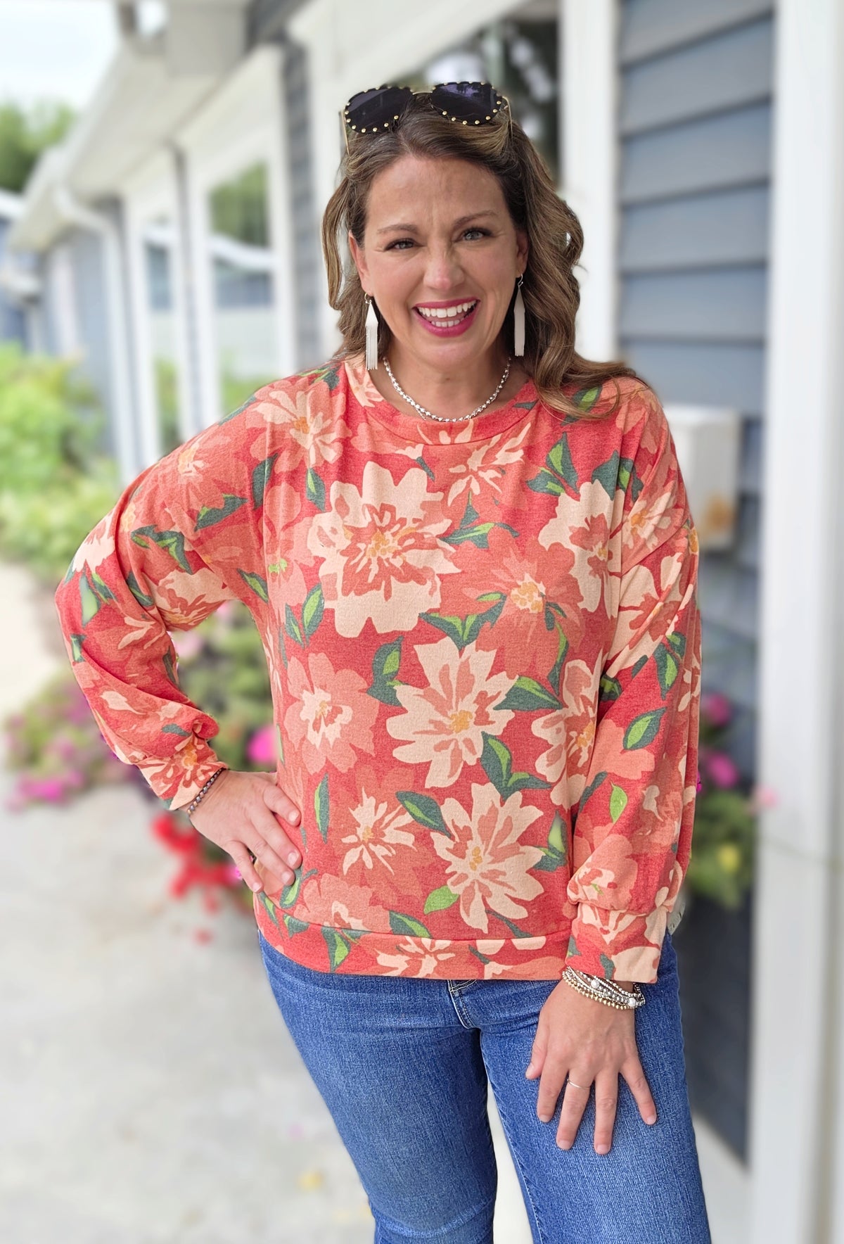 RED BRUSHED KNIT FLORAL TOP