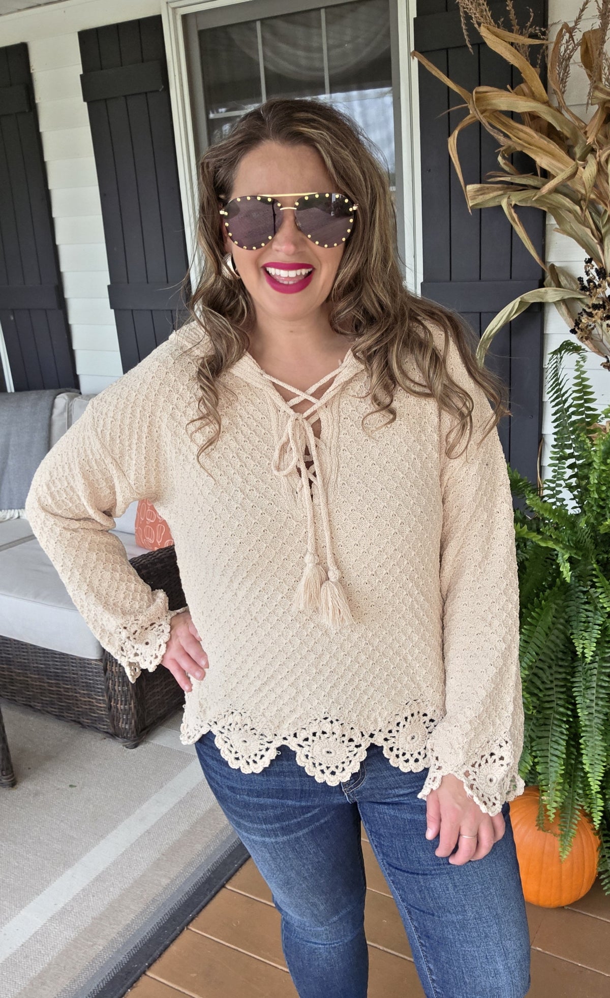 KHAKI TEXTURED SCALLOPED TRIM PULLOVER SWEATER