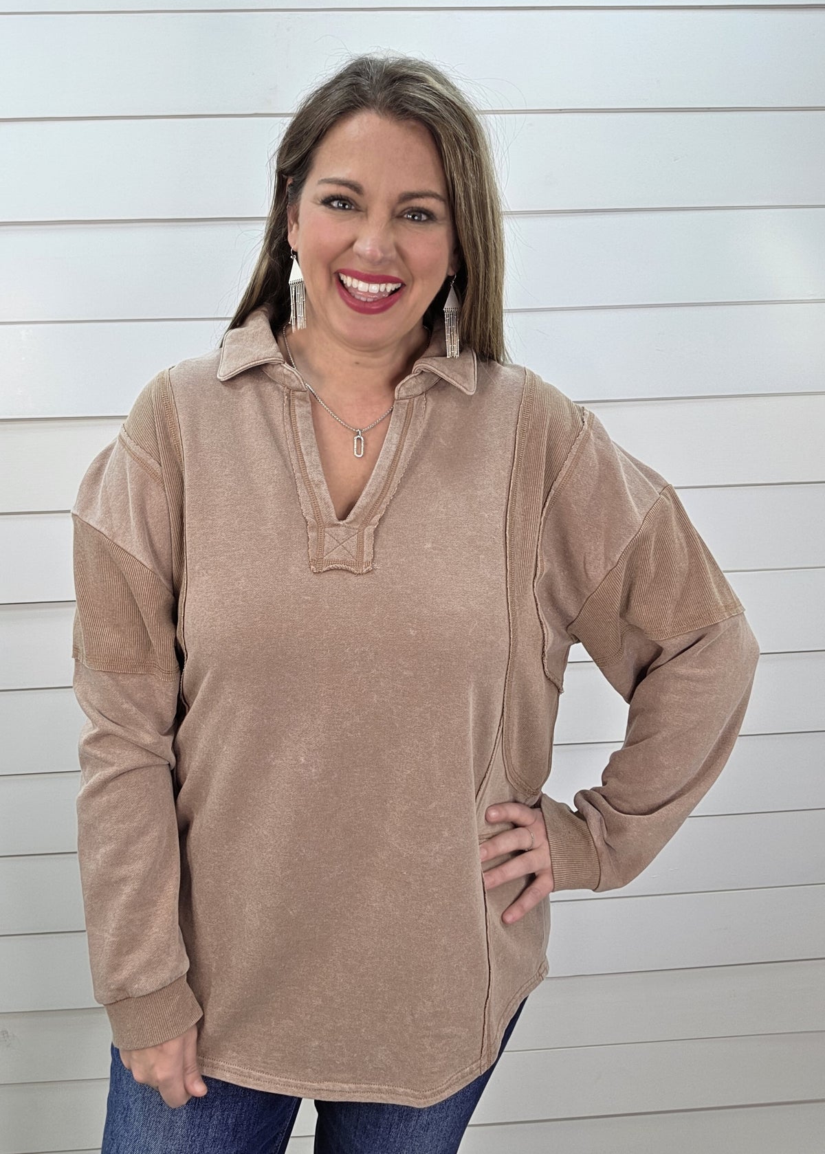 MOCHA MINERAL WASH V NECK PULLOVER