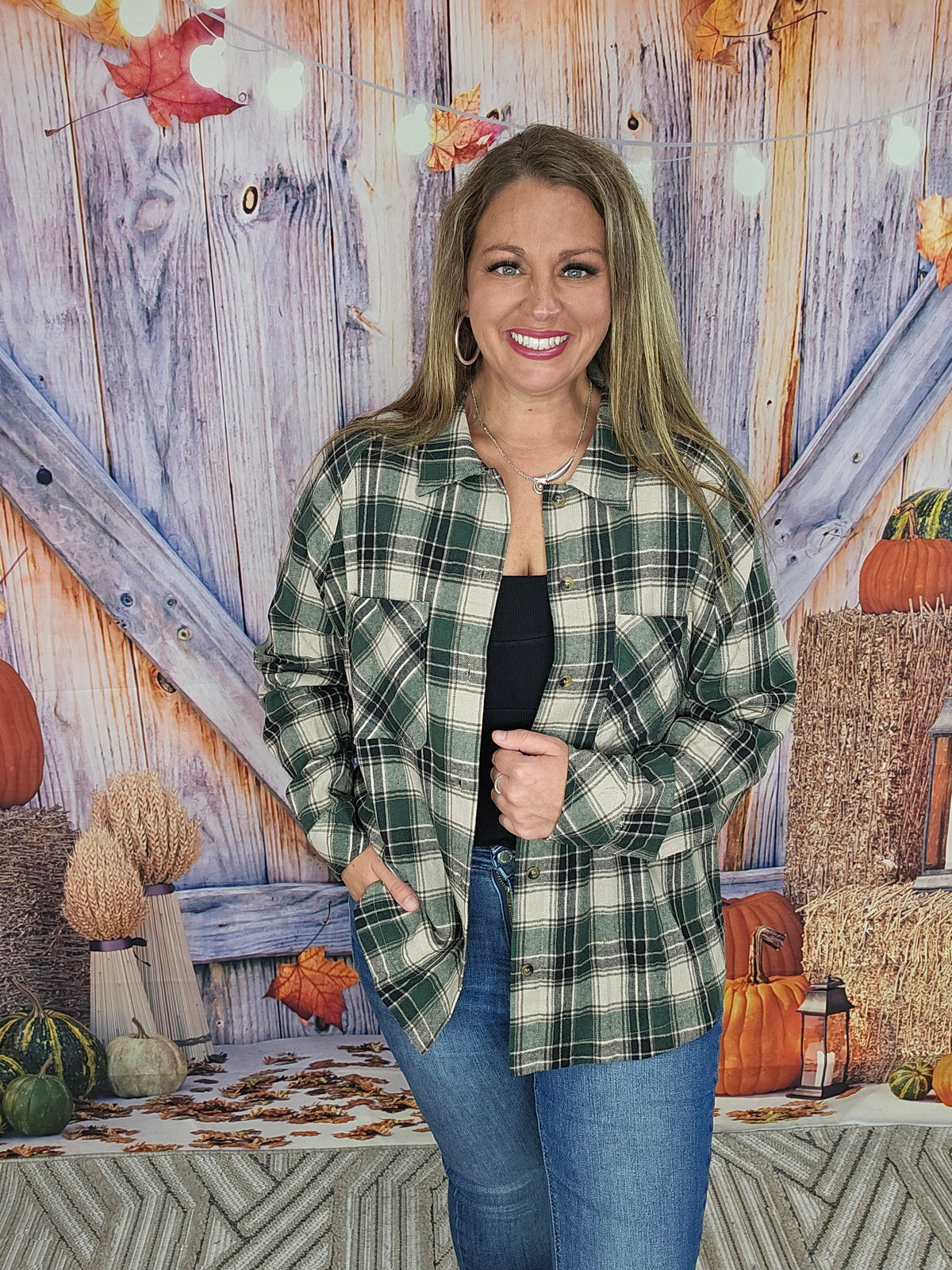 GREEN PLAID DOUBLE POCKET BUTTON DOWN TOP