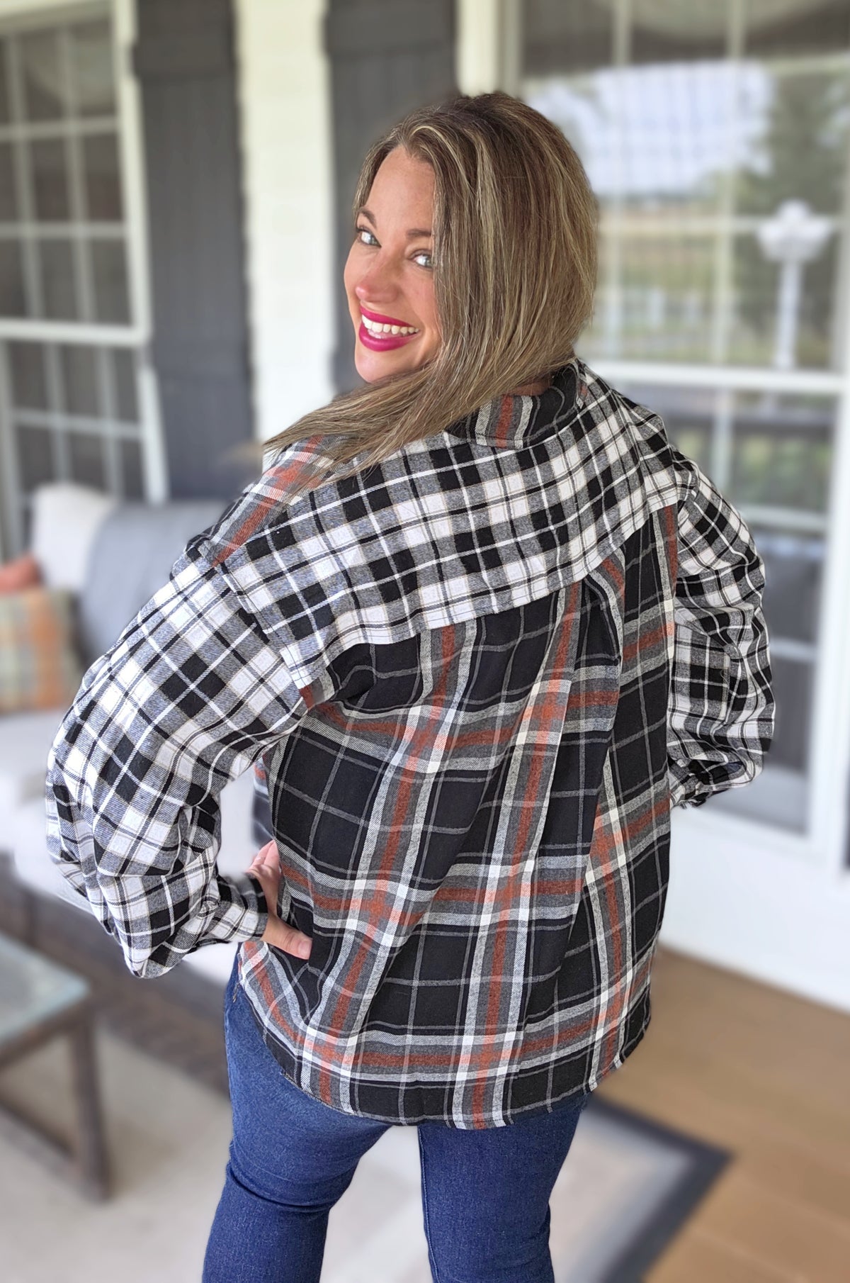 BLACK MIXED PLAID BUTTON DOWN TOP