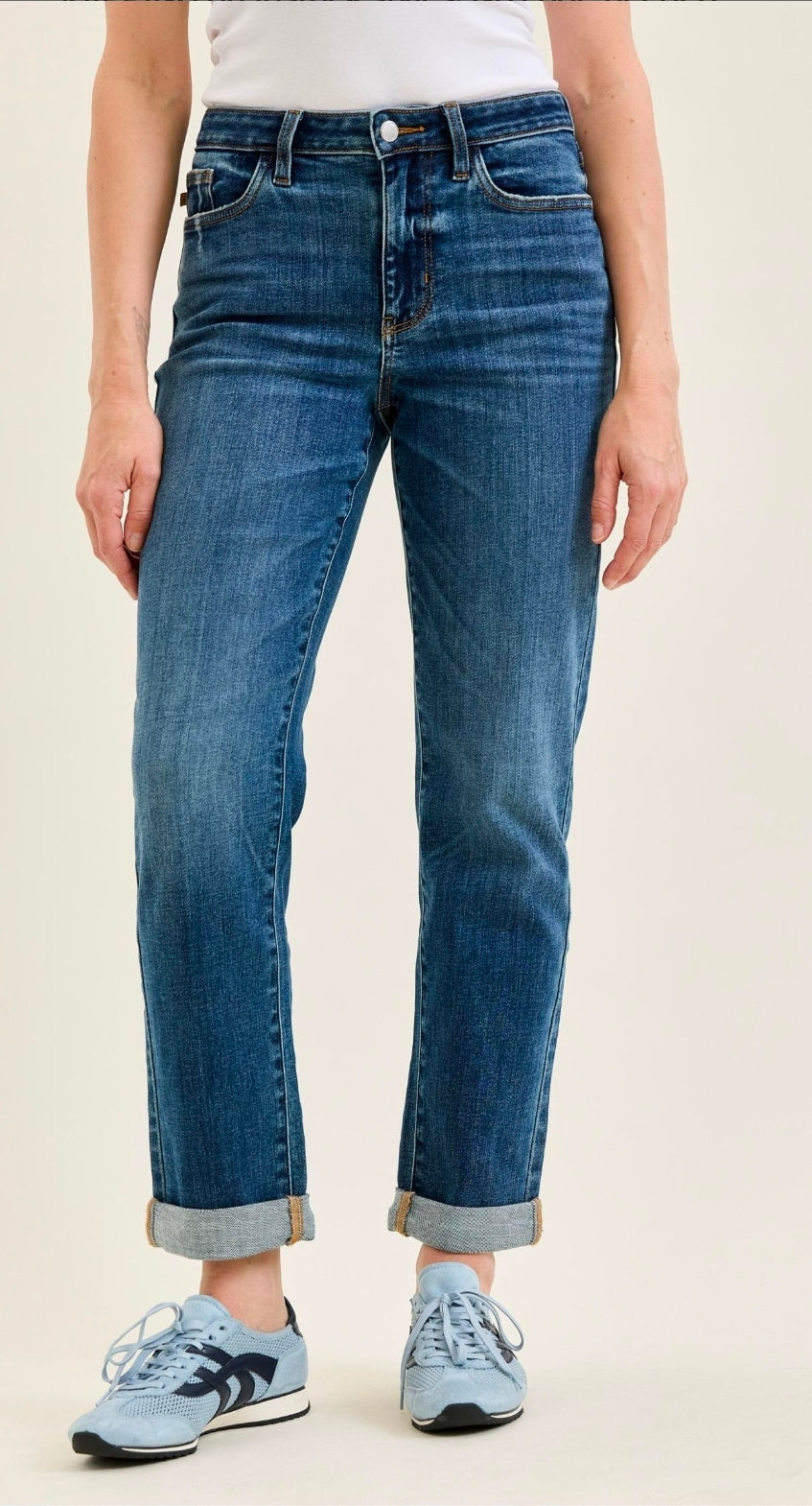 JUDY BLUE MID RISE Billie Boyfriend medium wash Everyday Indigo Jean