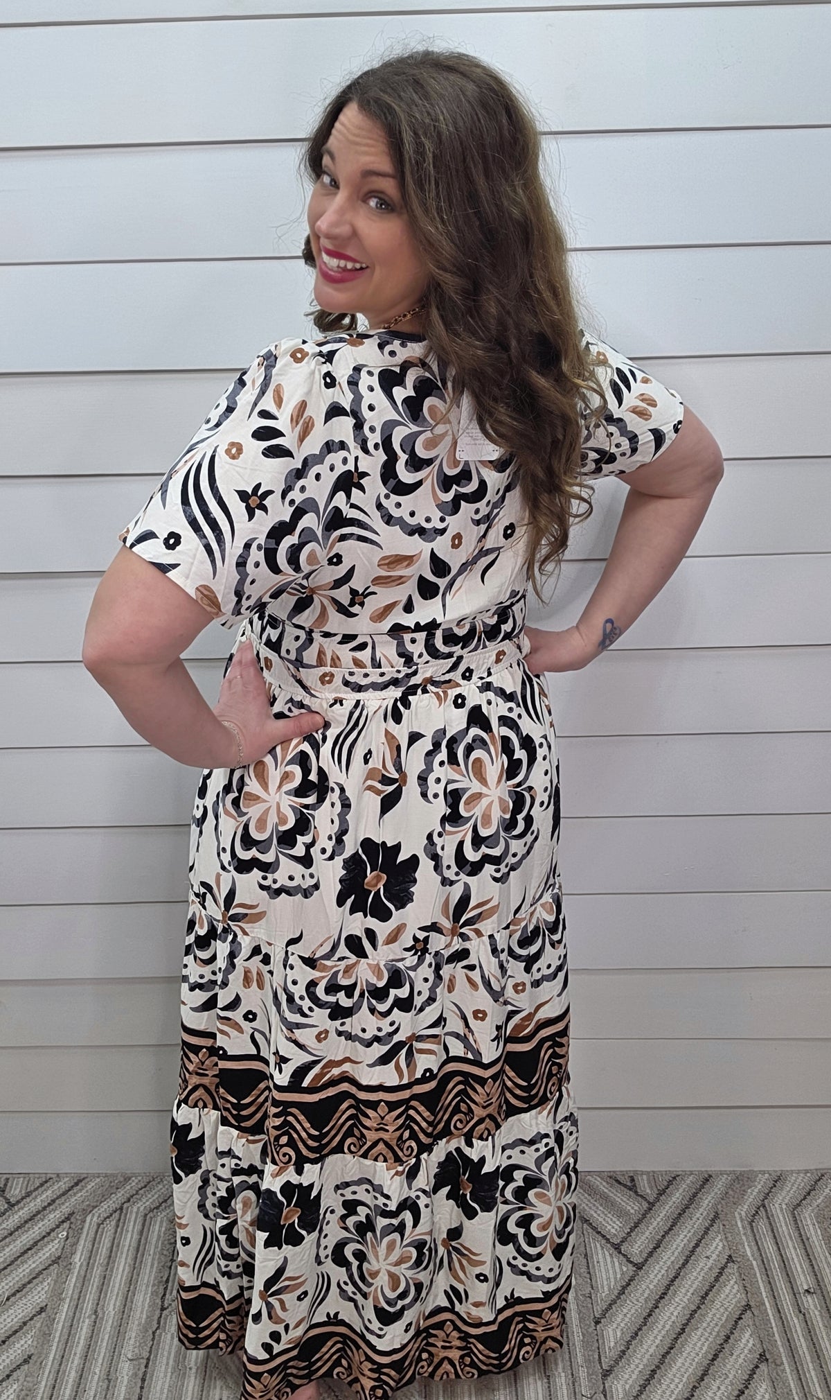 BLACK/WHITE/TAUPE PRINTED V NECK DRESS W/ SIDE POCKETS
