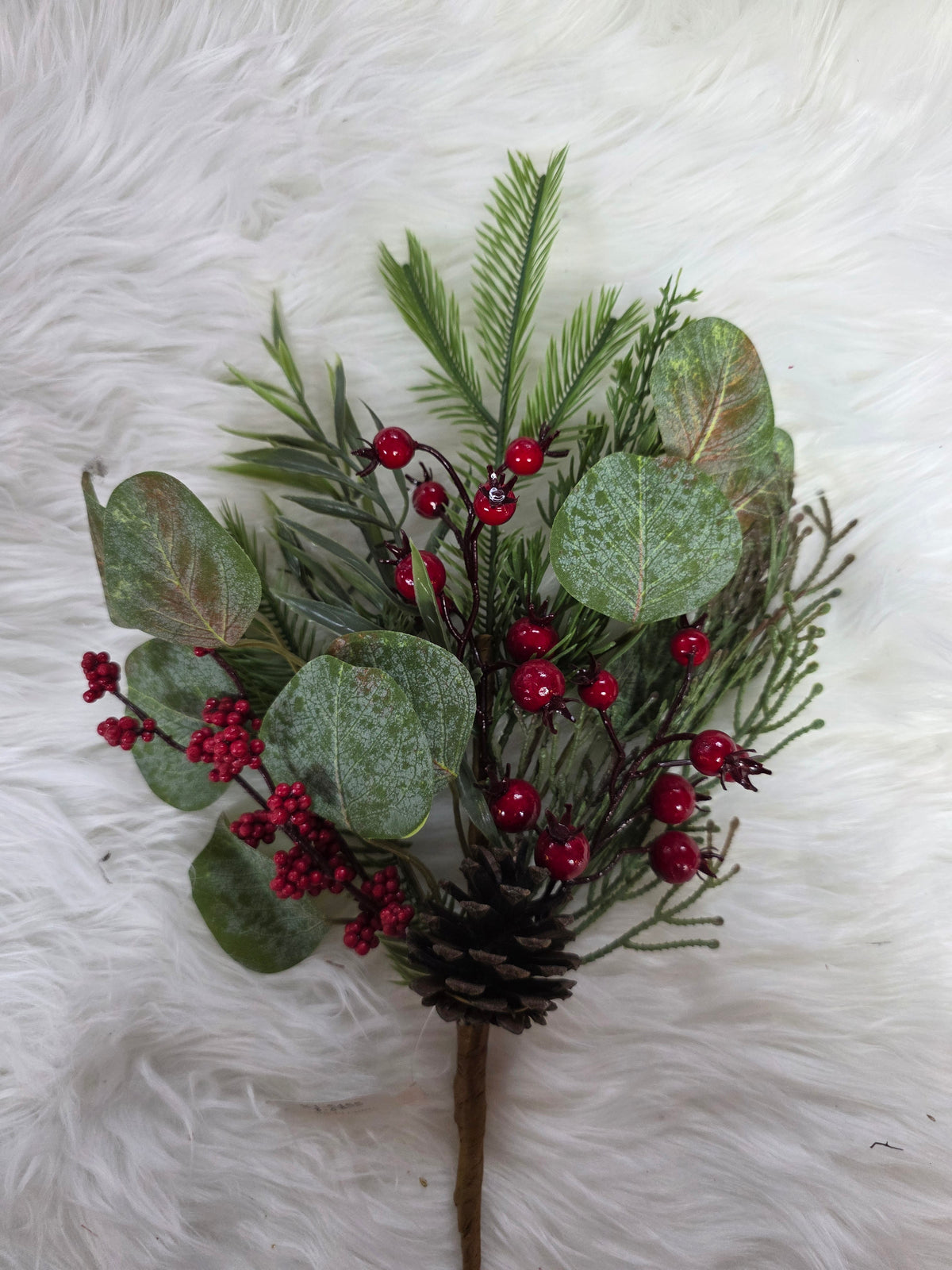 grhse - MIXED GREENERY W/ PINECONES AND RED BERRYS PICK
