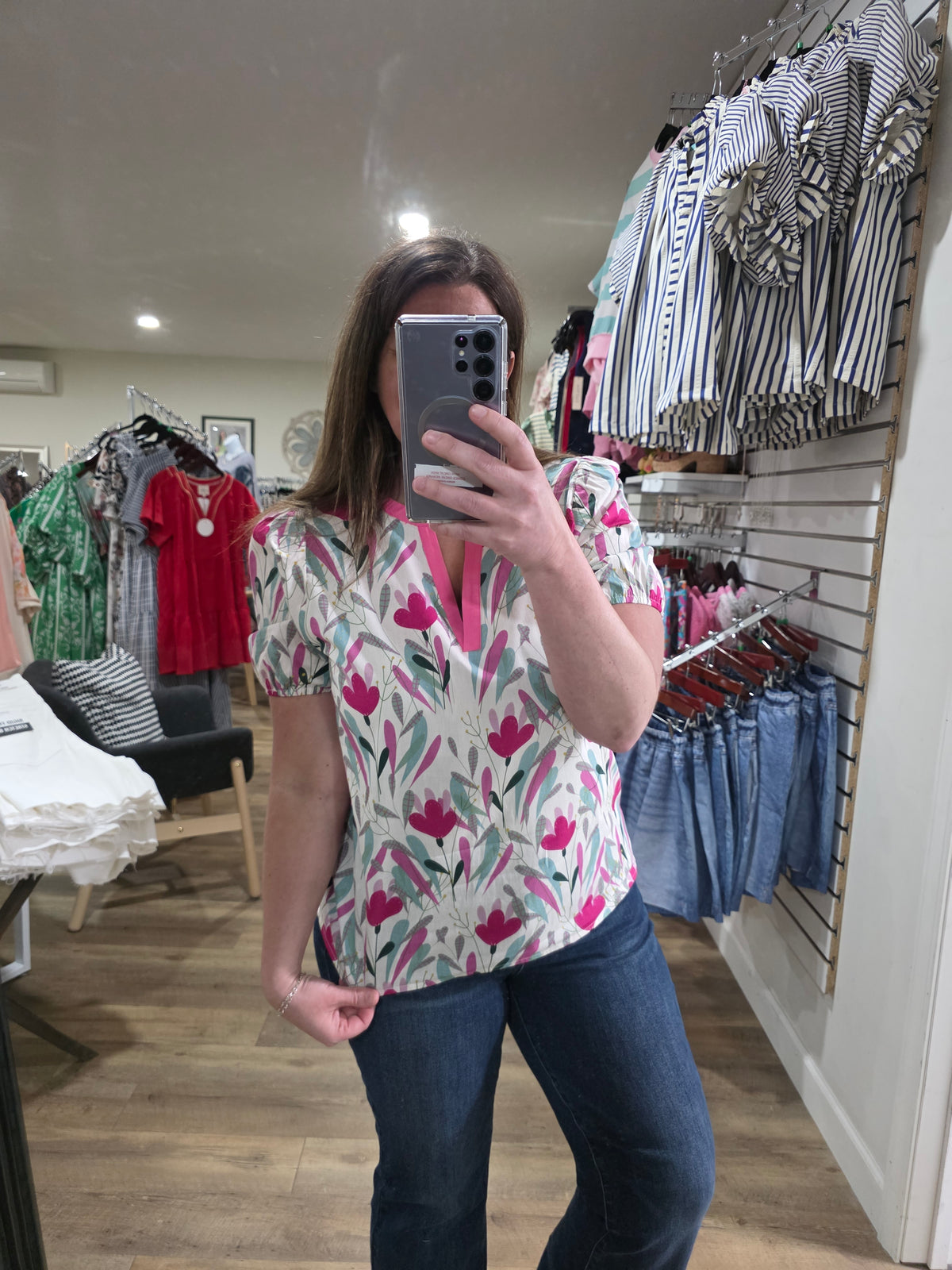 FUCHISA/PINIK FLORAL V NECK WOVEN TOP