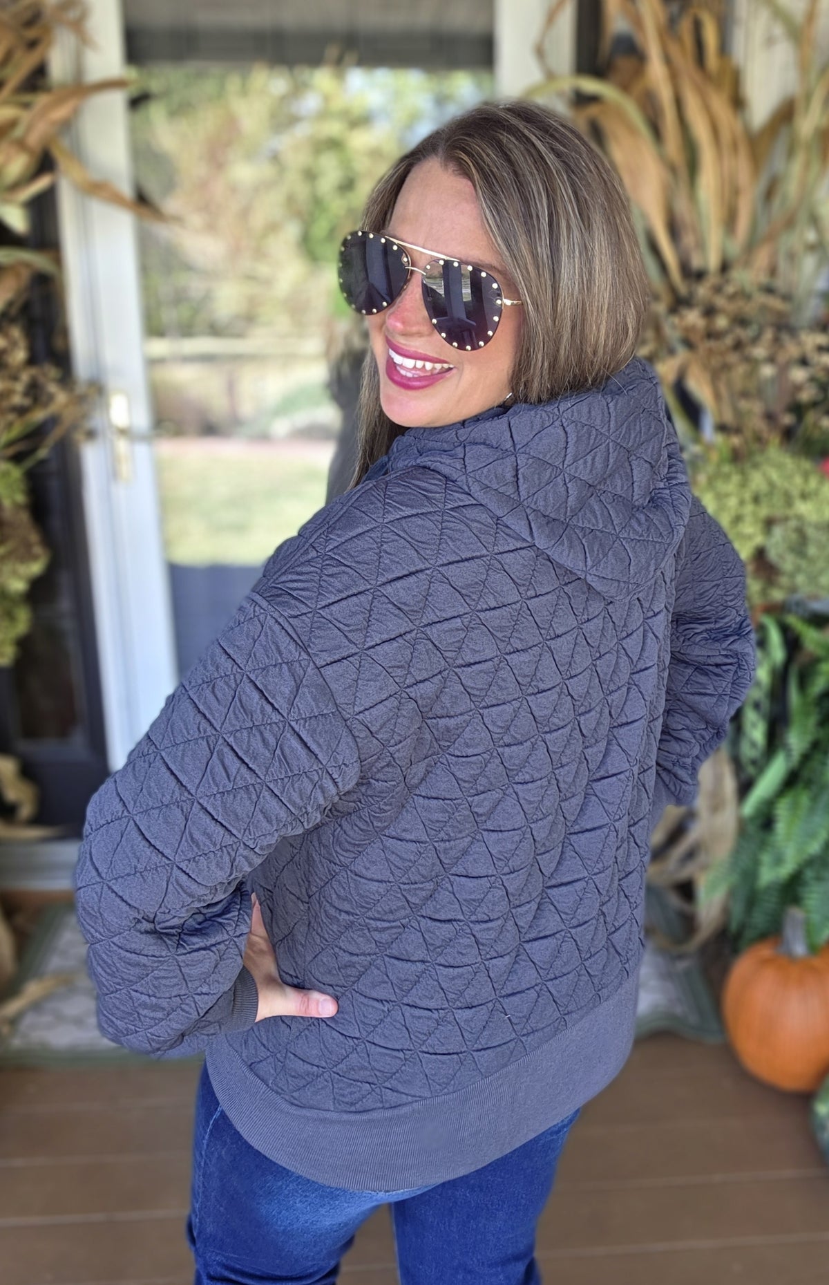 CHARCOAL QUILTED HOODED PULLOVER