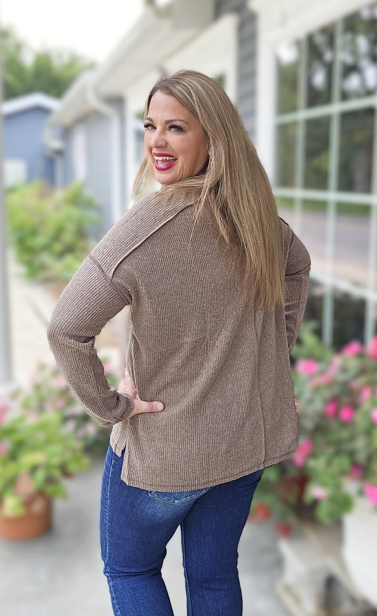 MOCHA BRUSHED RIBBED HACCI HI LOW KNIT TOP
