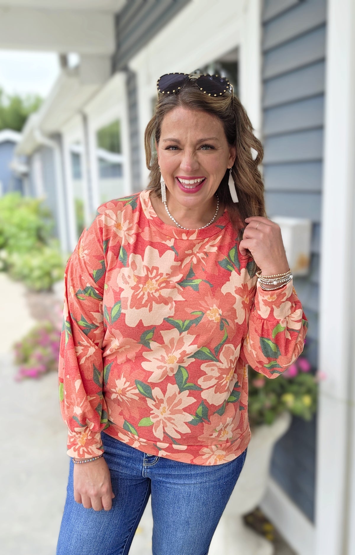 RED BRUSHED KNIT FLORAL TOP