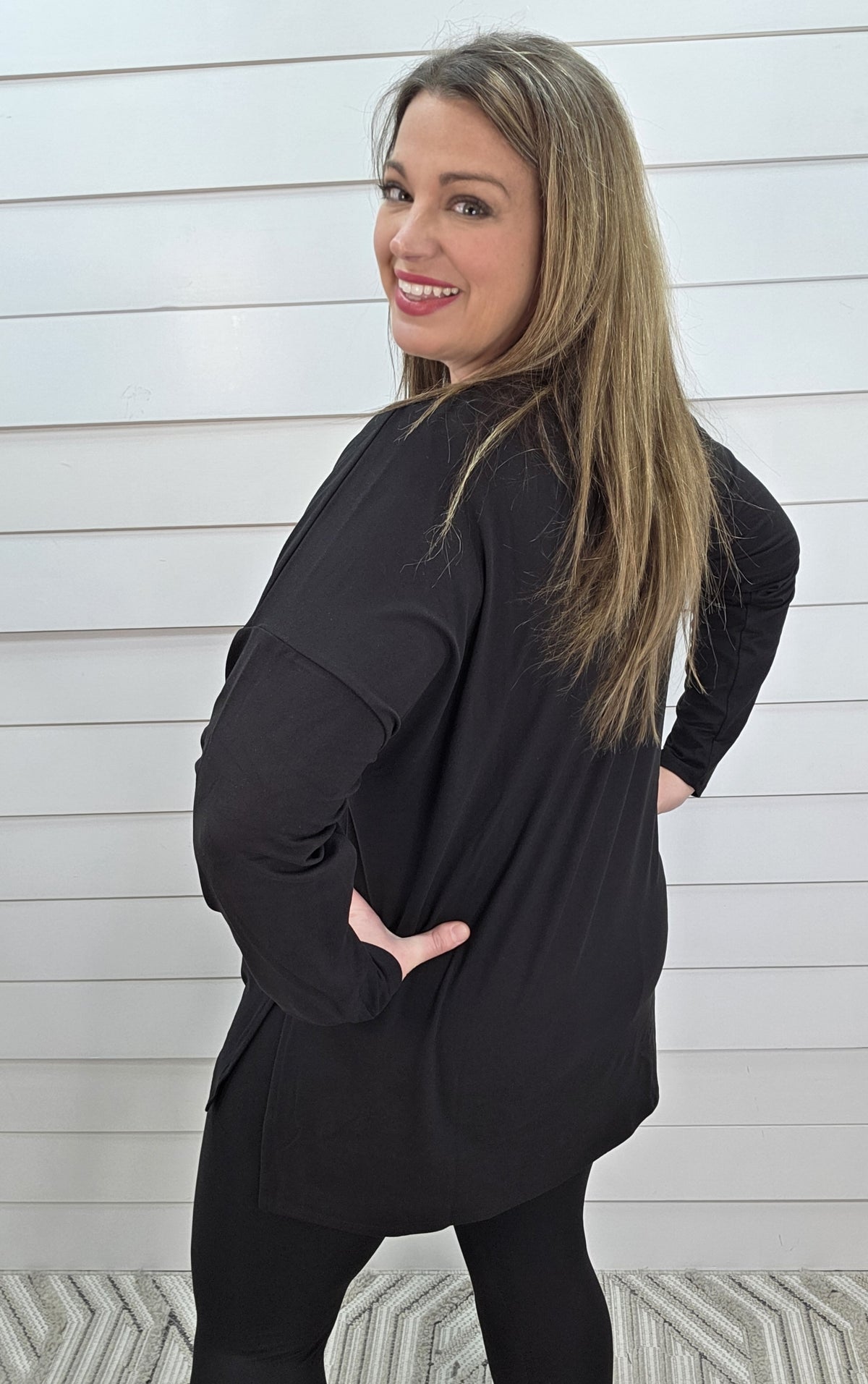 BUTTER SOFT V NECK SET - BLACK