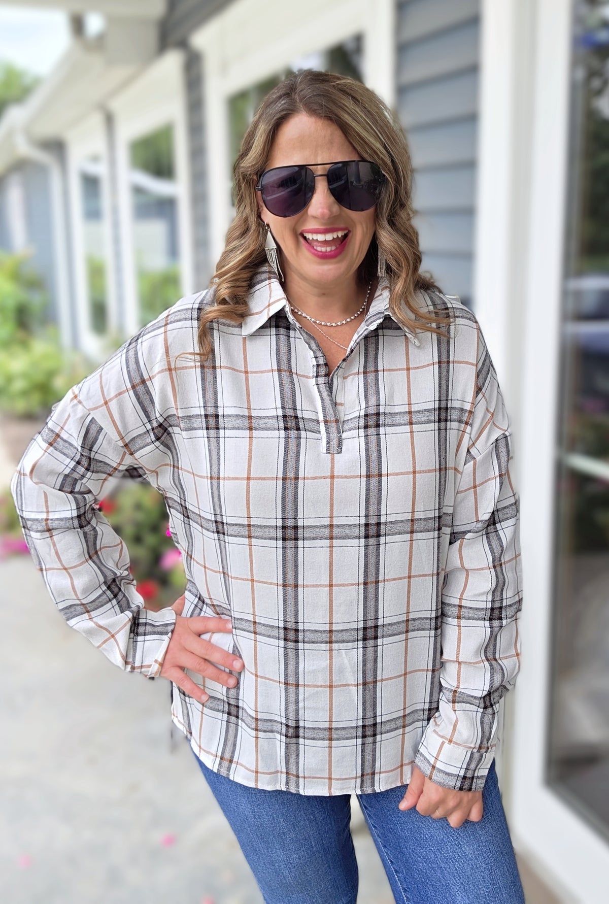 WHITE/CAMEL/BLACK V NECK PLAID TOP
