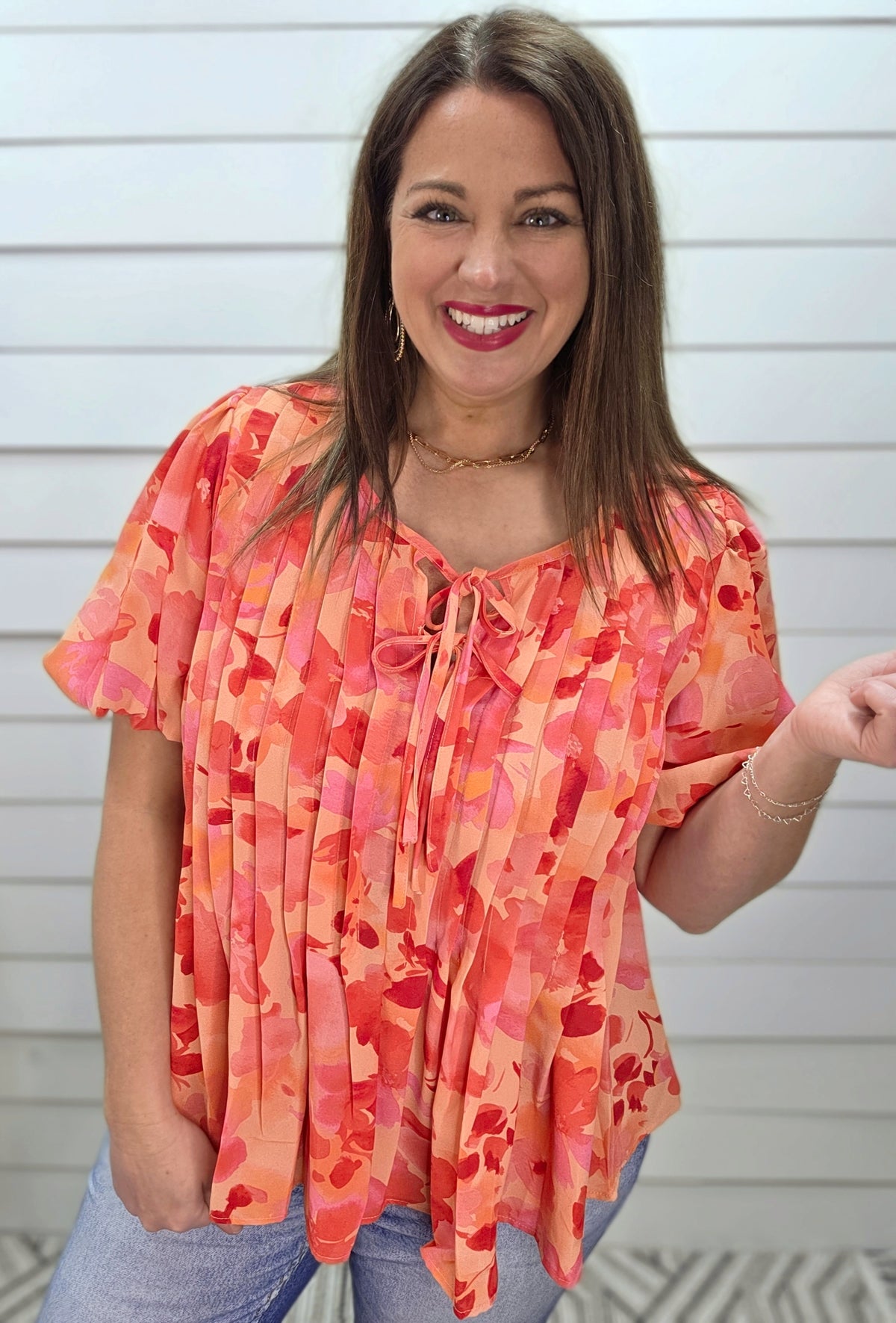 PEACH/CORAL FLORAL PLEATED WOVEN TOP