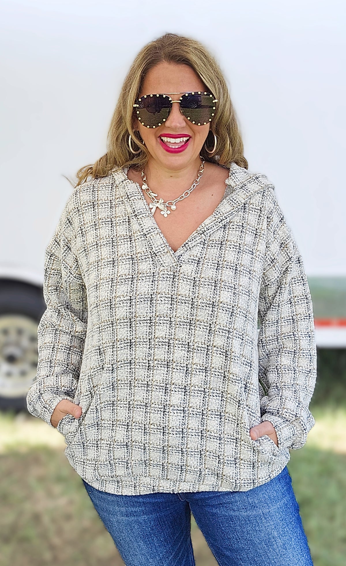 BLACK/CREAM PLAID SOFT TWEED V NECK HOODED PULLOVER