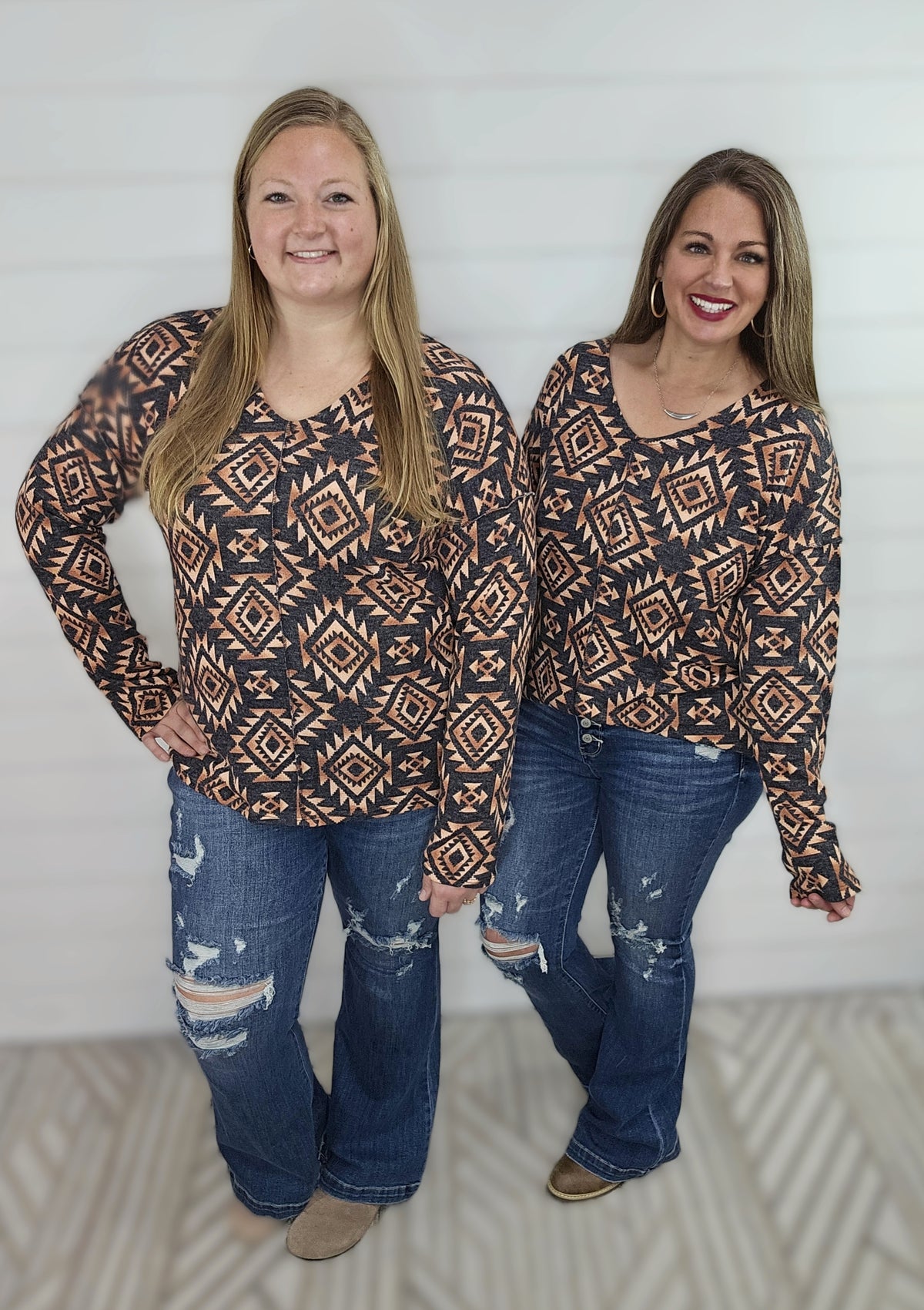 CHARCOAL/RUST TRIBAL PRINT CENTER SEAM TOP