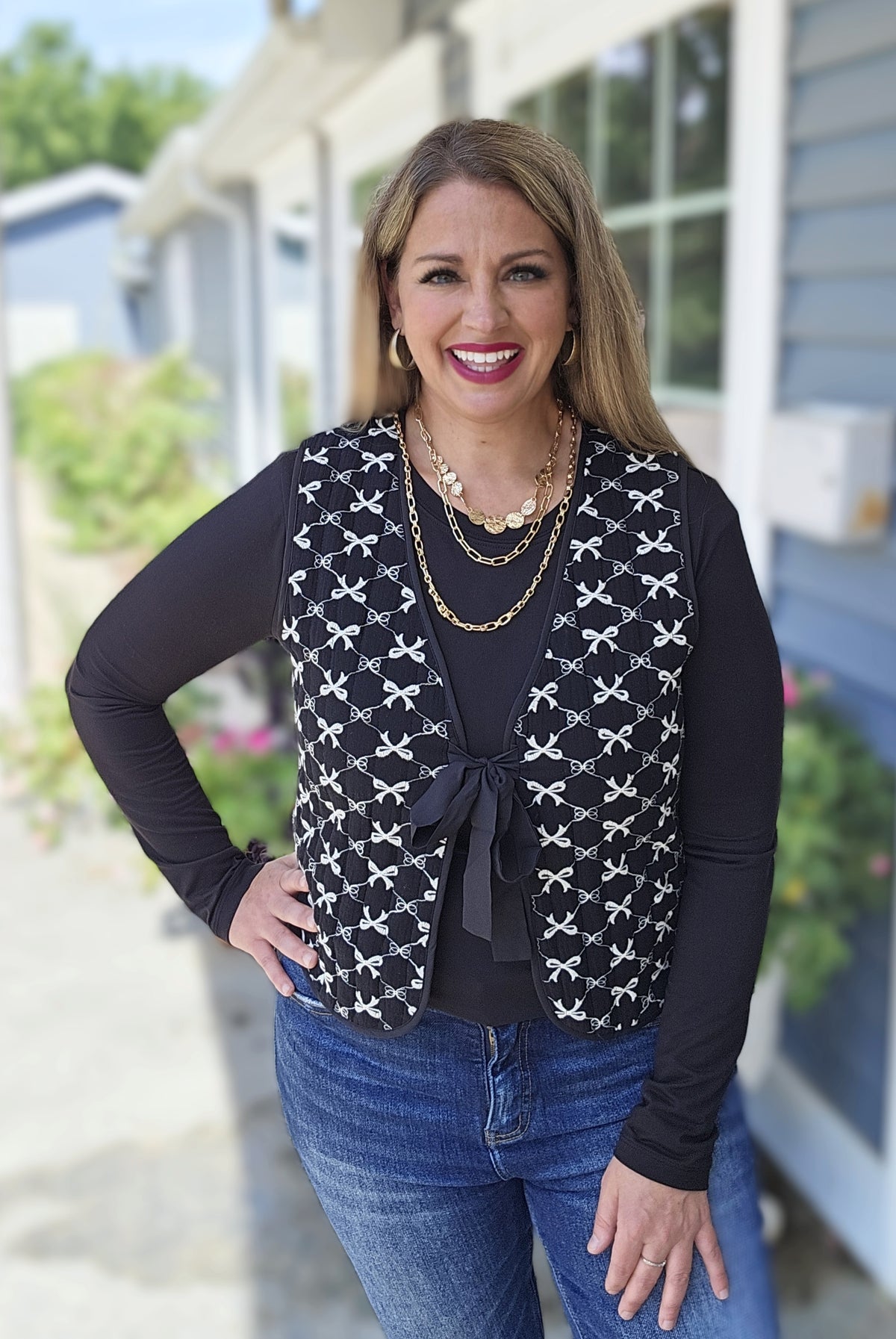 BLACK QUILTED BOW PRINT TIE VEST