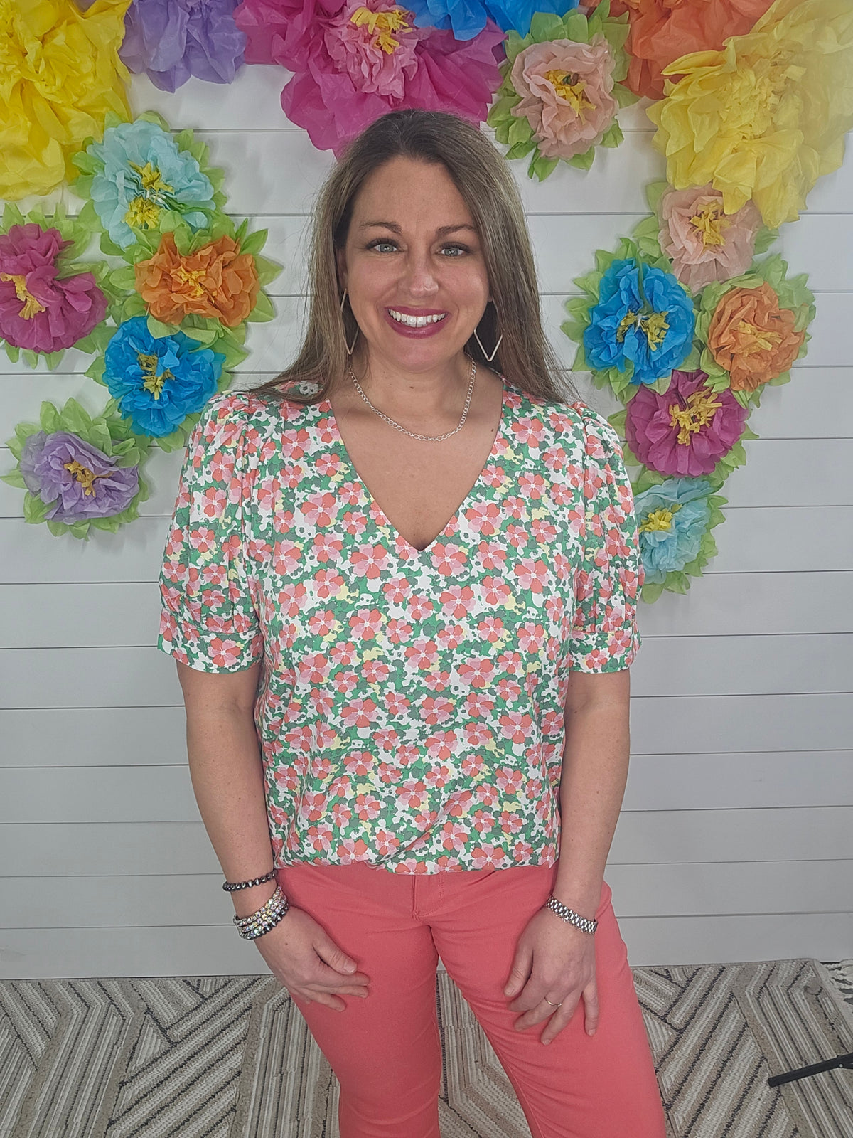 CORAL FLORAL V NECK PUFF SLEEVE TOP