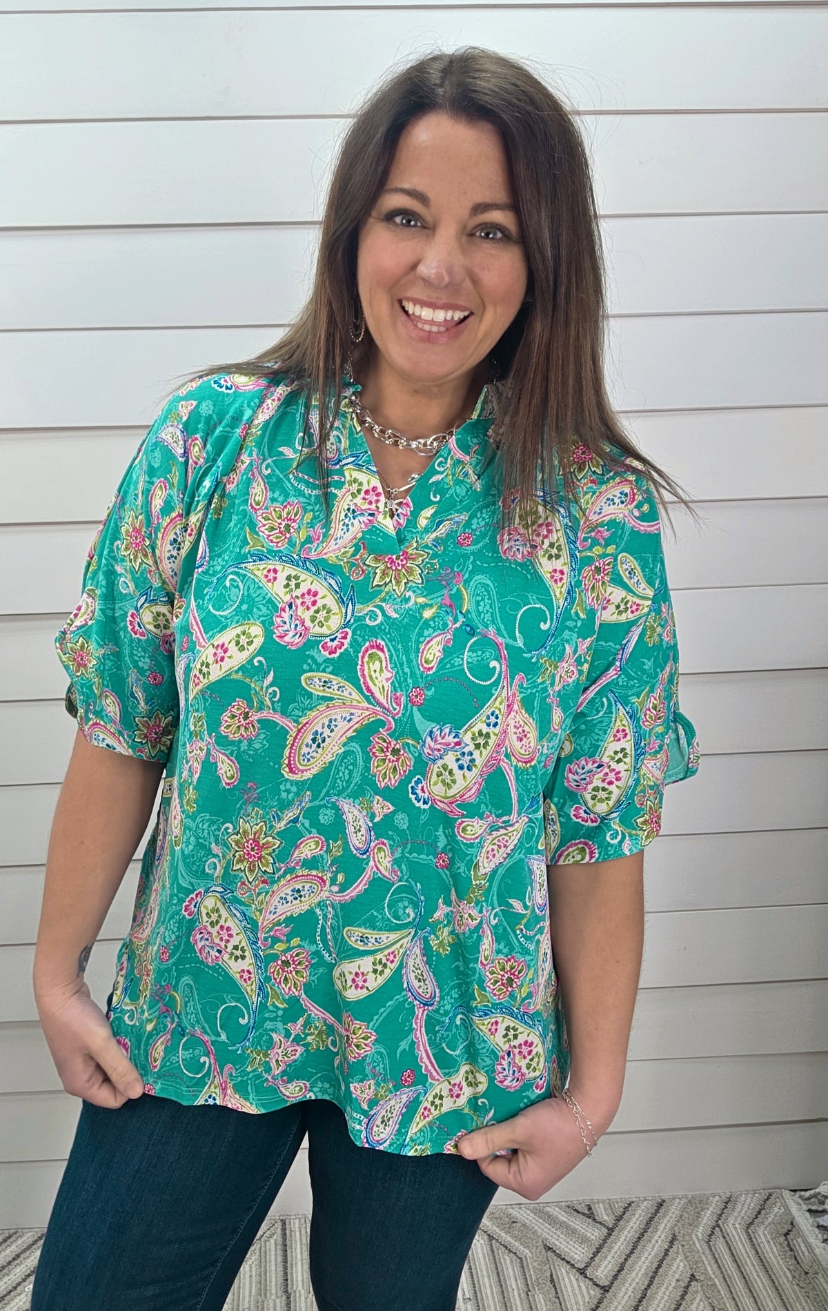 DEAR SCARLETT BREEZE SPLIT SLEEVE TOP - EMERALD PAISLEY PRINT