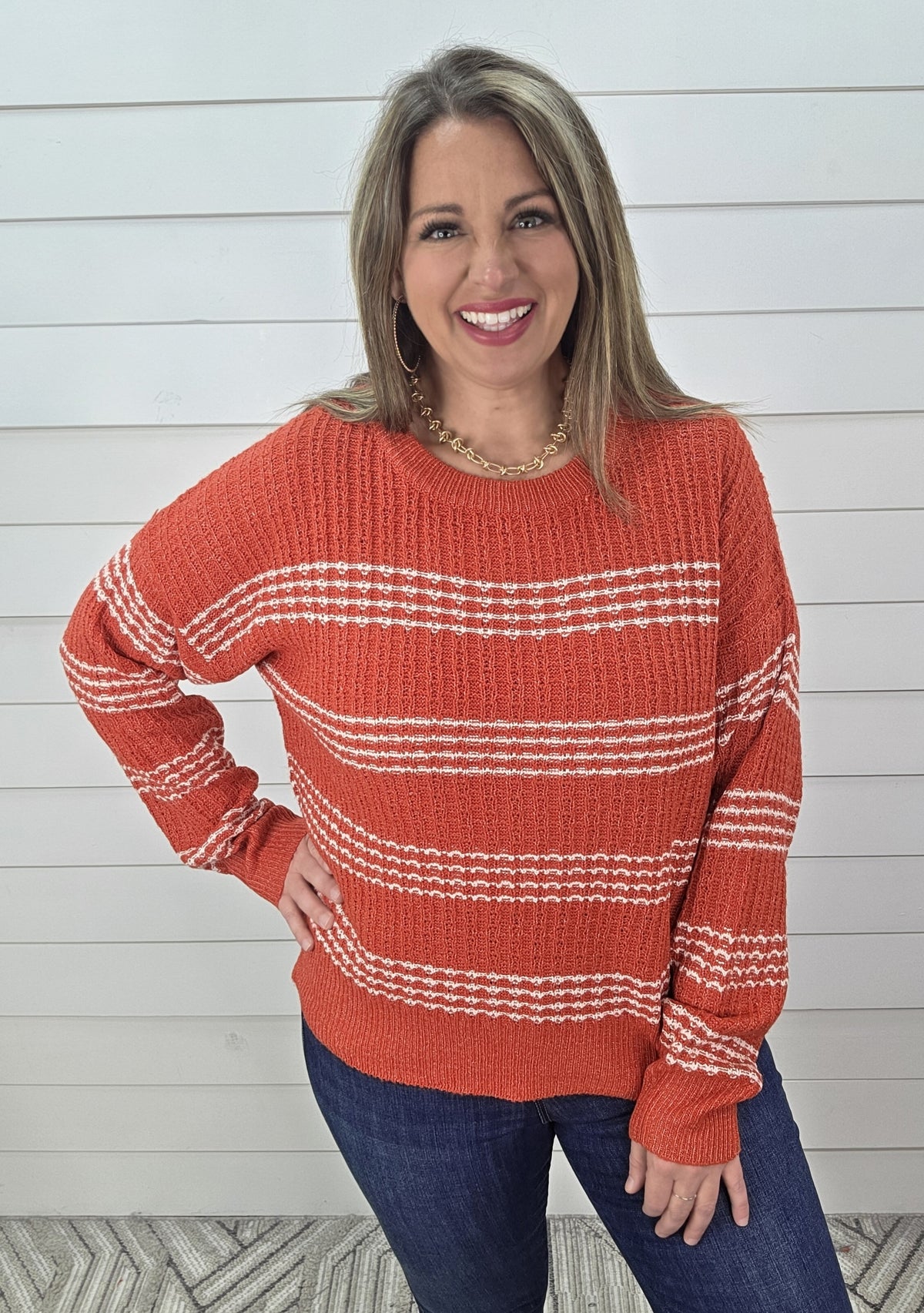 RED/CREAM TEXTURED STRIPED KNIT SWEATER