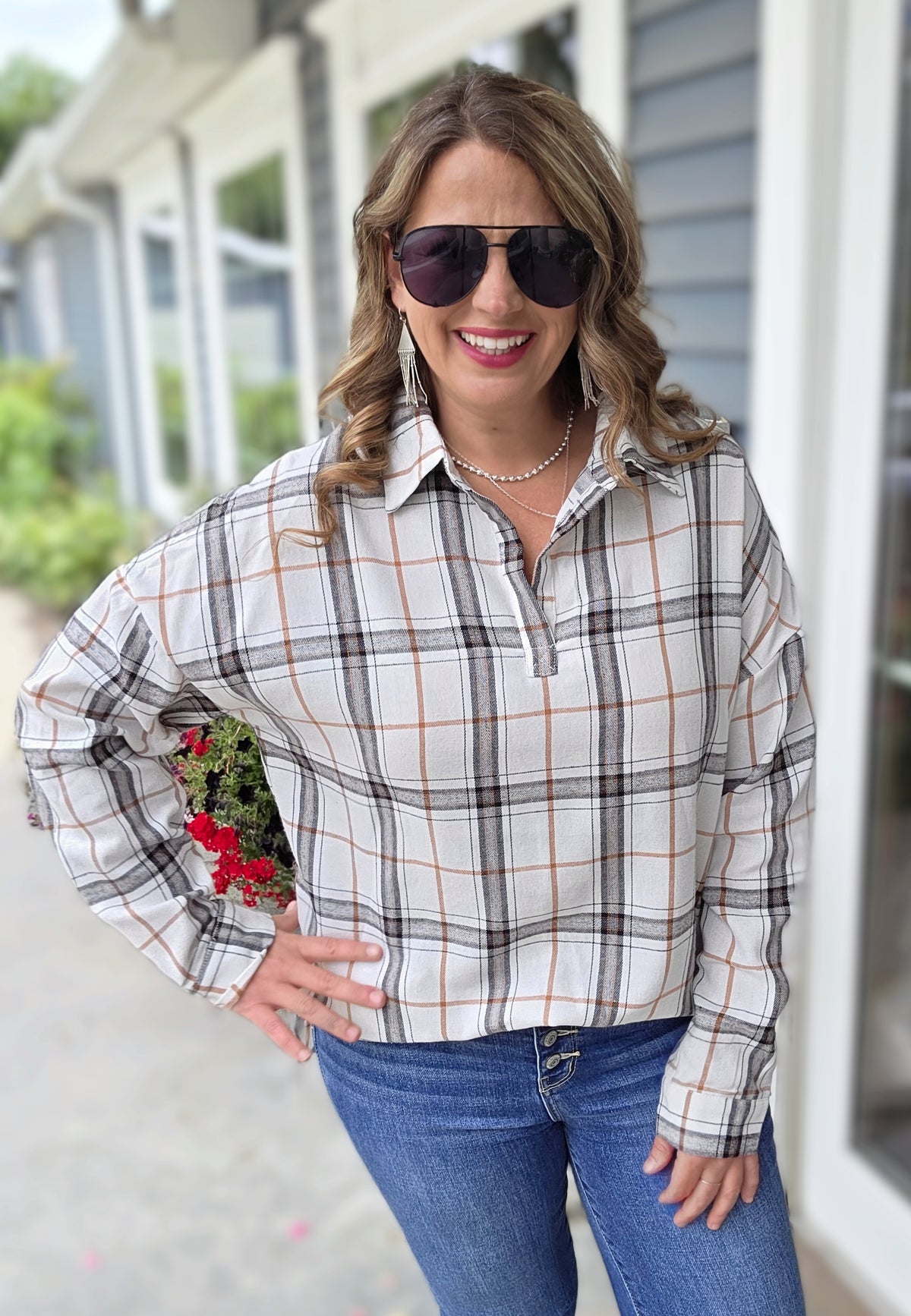 WHITE/CAMEL/BLACK V NECK PLAID TOP