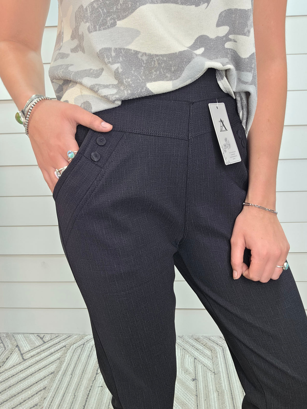 BLACK KNIT PULL ON PANTS WITH POCKETS