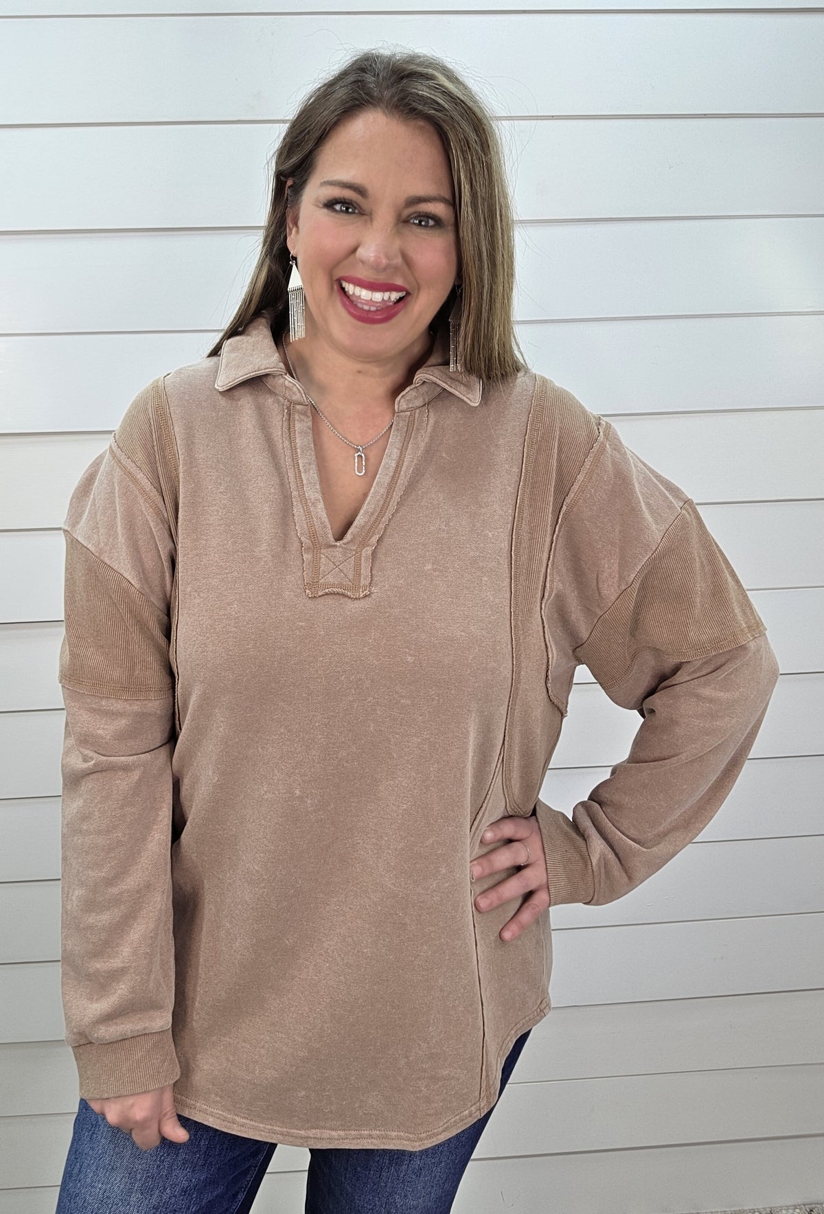 MOCHA MINERAL WASH V NECK PULLOVER