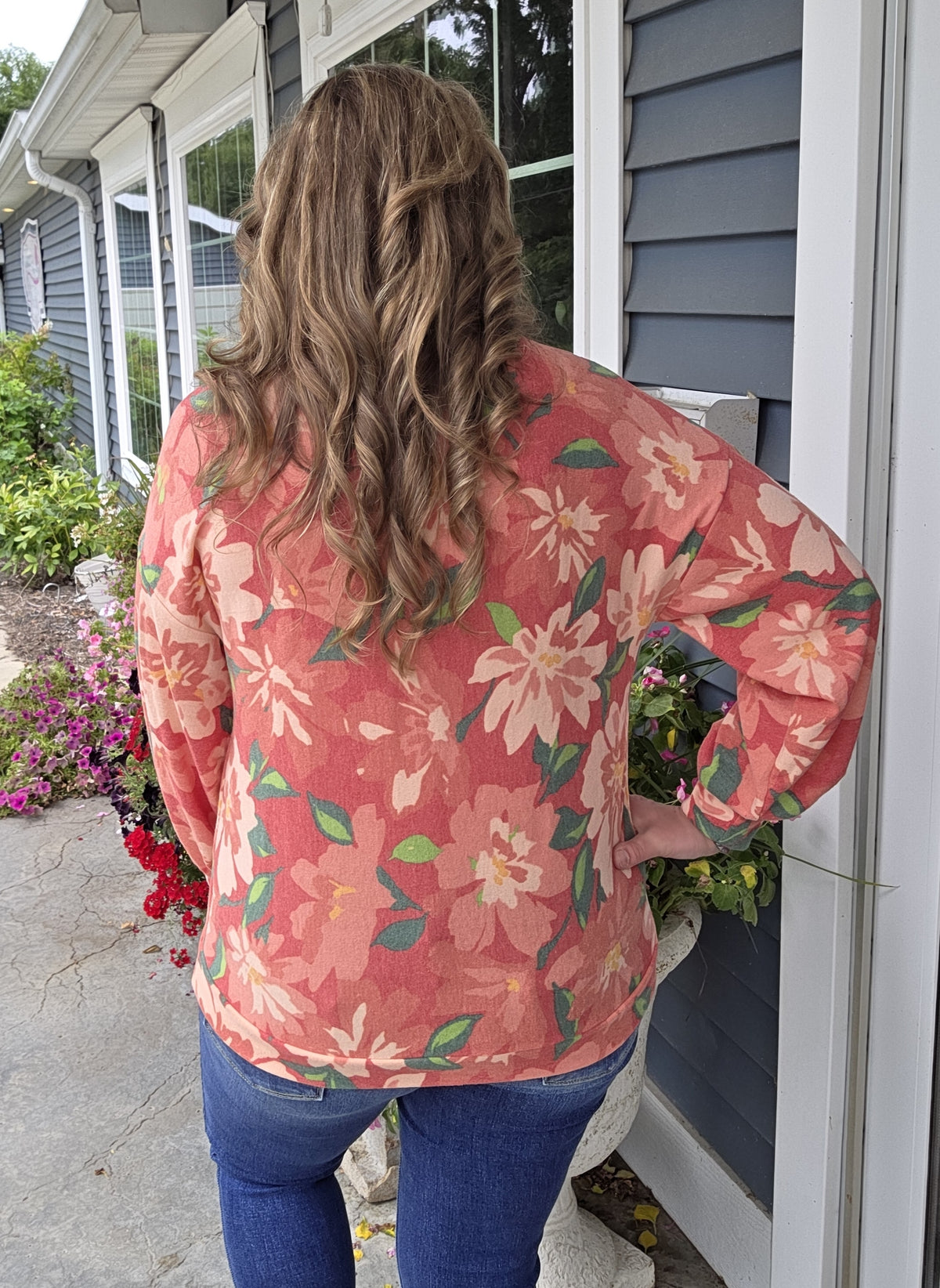 RED BRUSHED KNIT FLORAL TOP