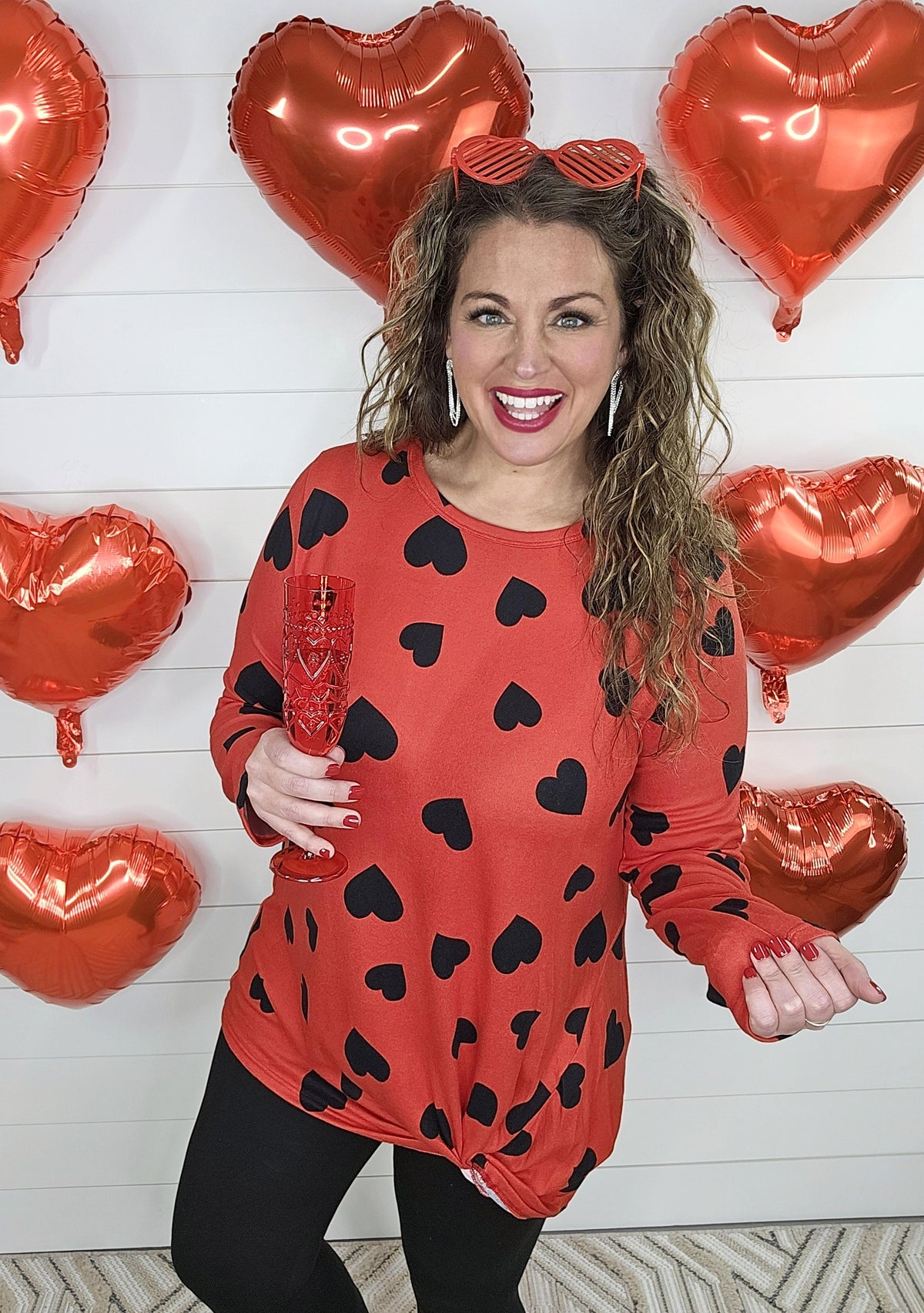 RED/BLACK HEART KNOT TOP