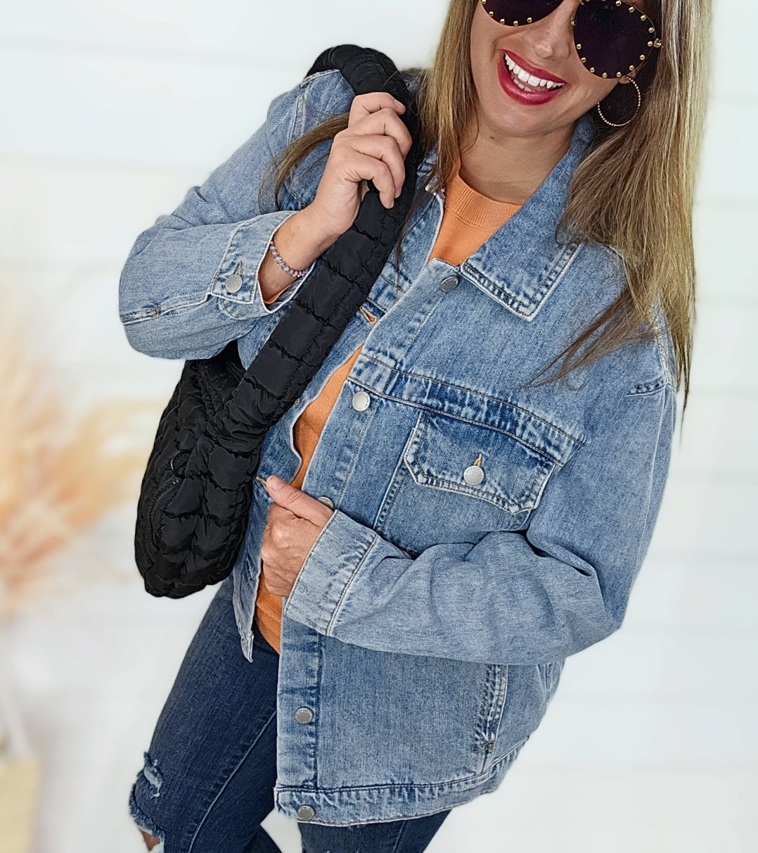 LIGHT WASH OVERSIZED DENIM JACKET