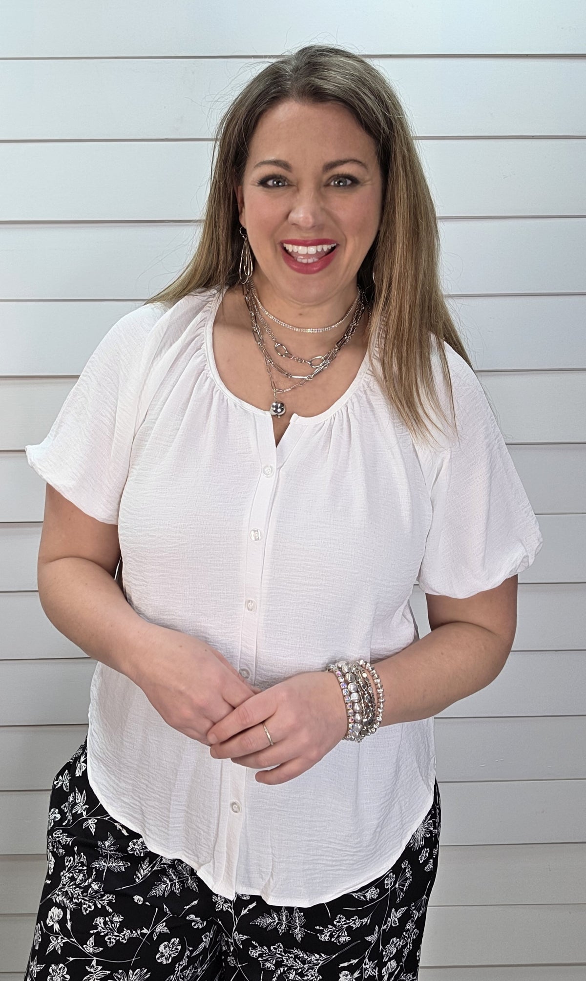 IVORY BUTTON DOWN WOVEN TOP W/ ELASTIC SLEEVE BAND
