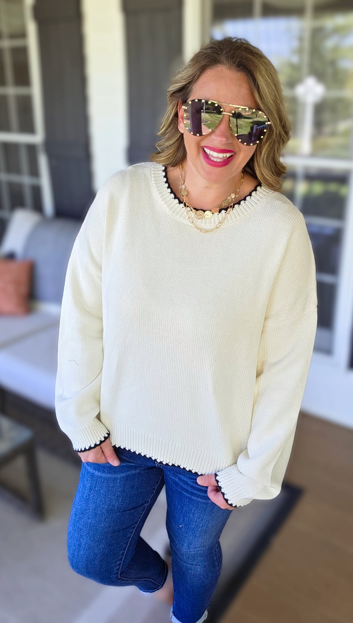 CREAM/BLACK STITCH PULLOVER SWEATER