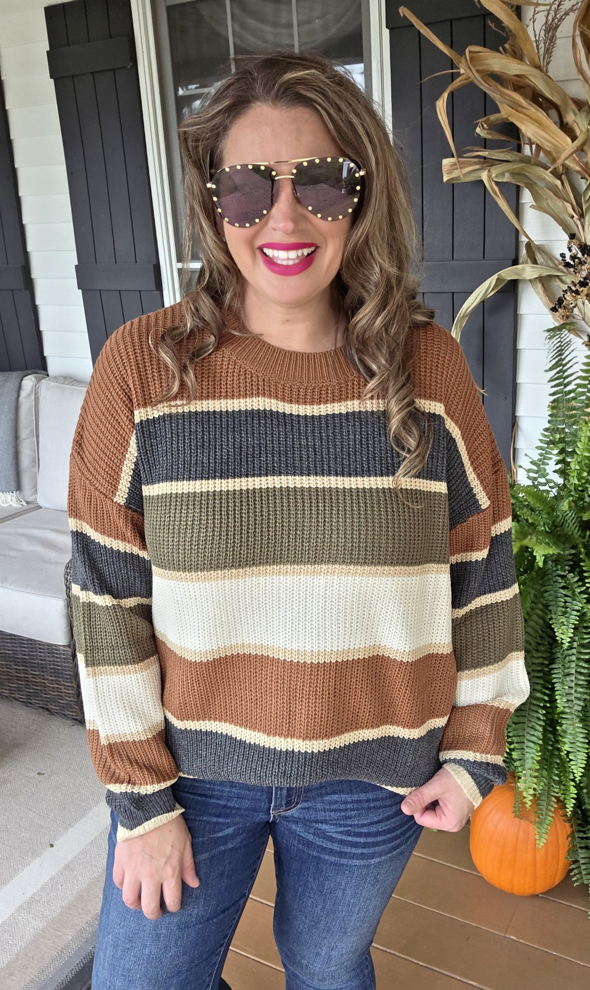 CAMEL/OLIVE STRIPED CREW NECK PULLOVER SWEATER