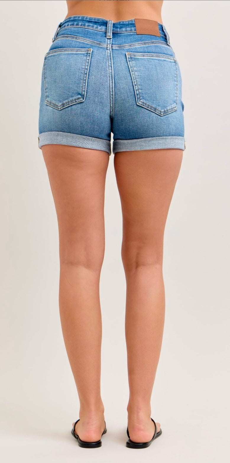 JUDY BLUE MEDIUM WASH CUFFED SHORT