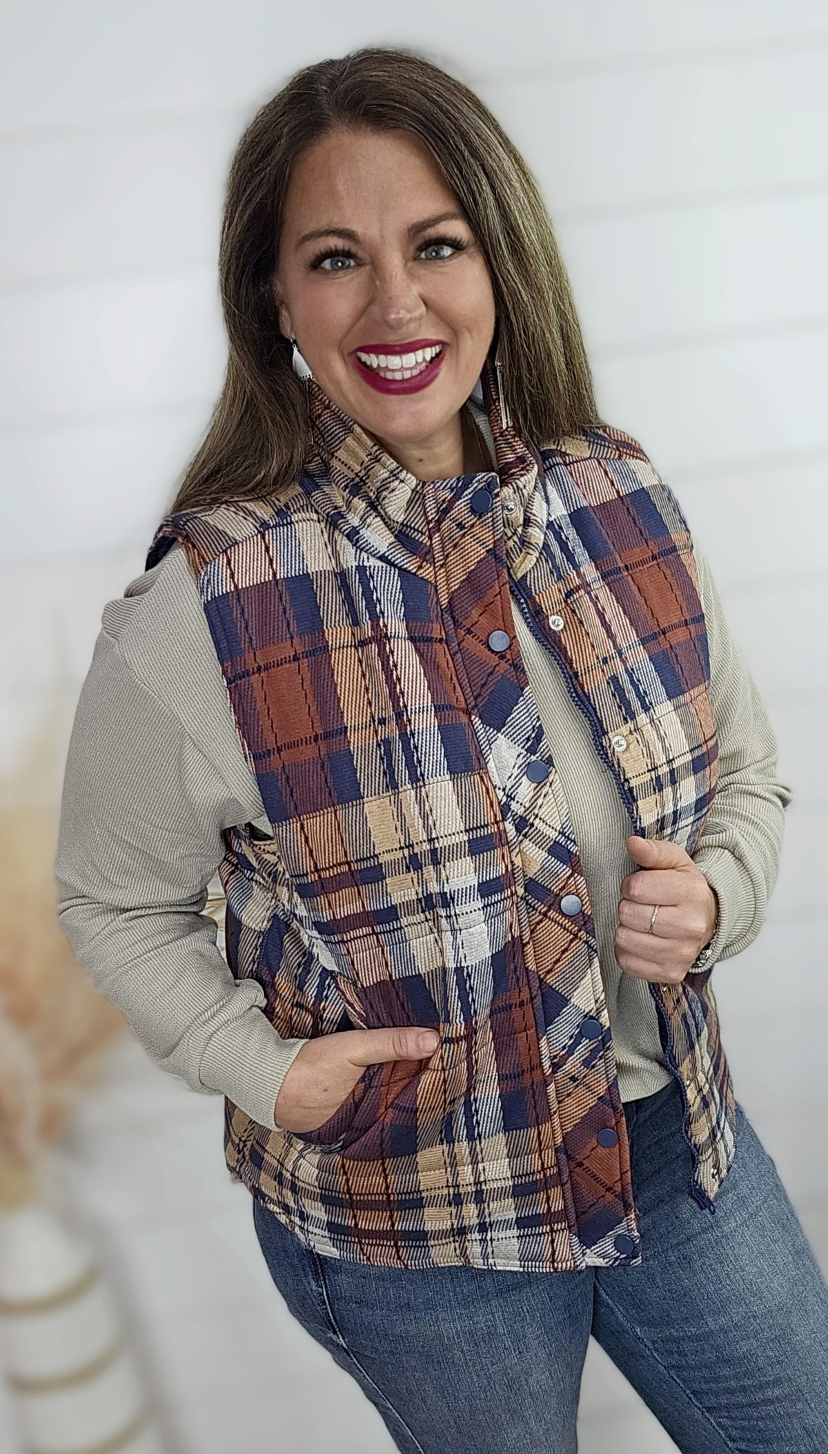 SCARLET/NAVY PLAID SNAP UP VEST