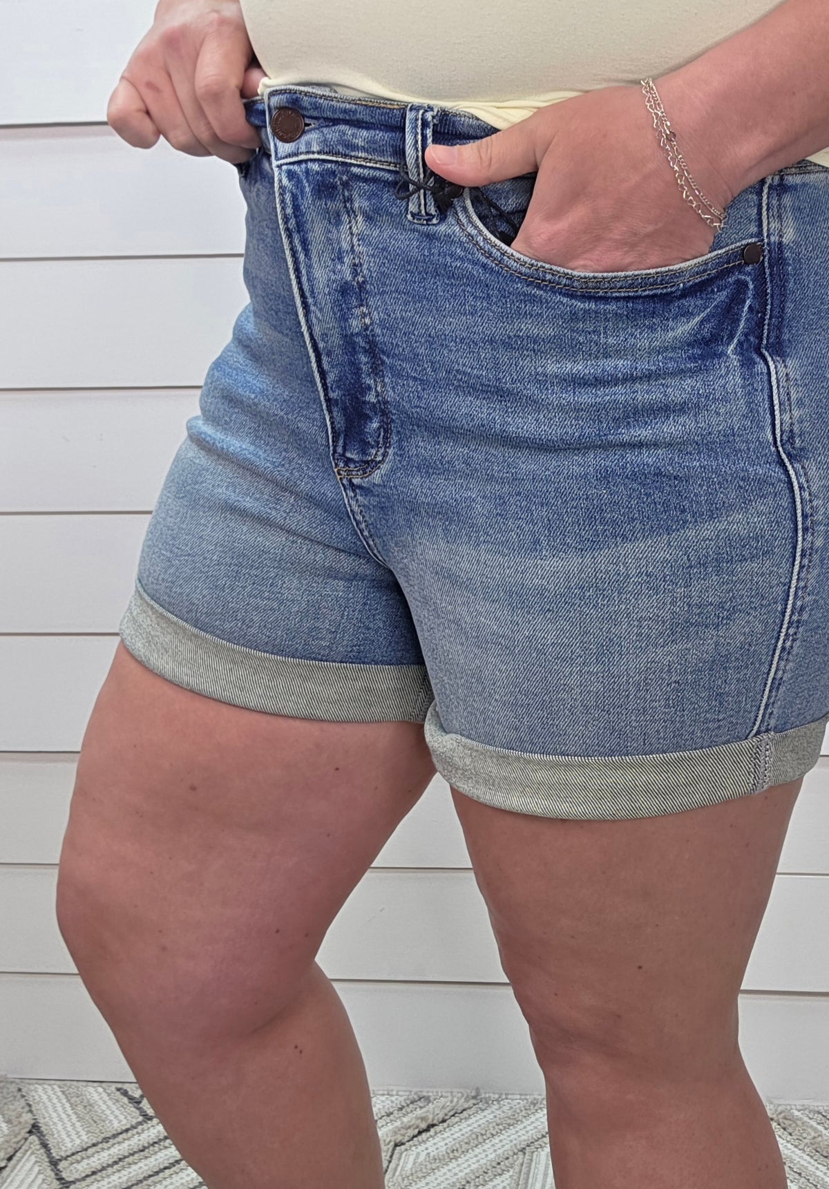 JUDY BLUE TUMMY CONTROL MEDIUM WASH CUFFED SHORTS