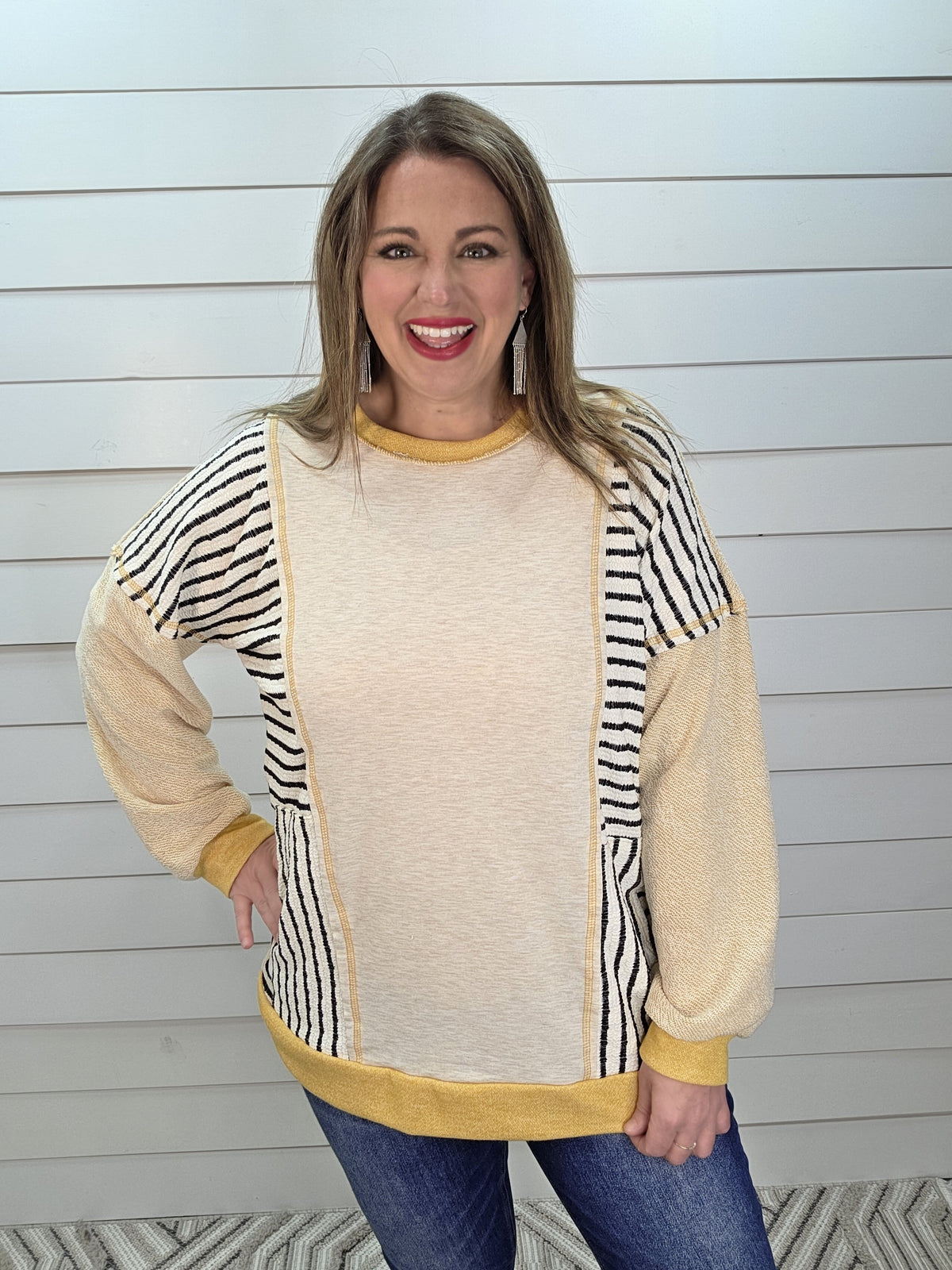 YELLOW CONTRAST KNIT TOP W/ SIDE POCKETS