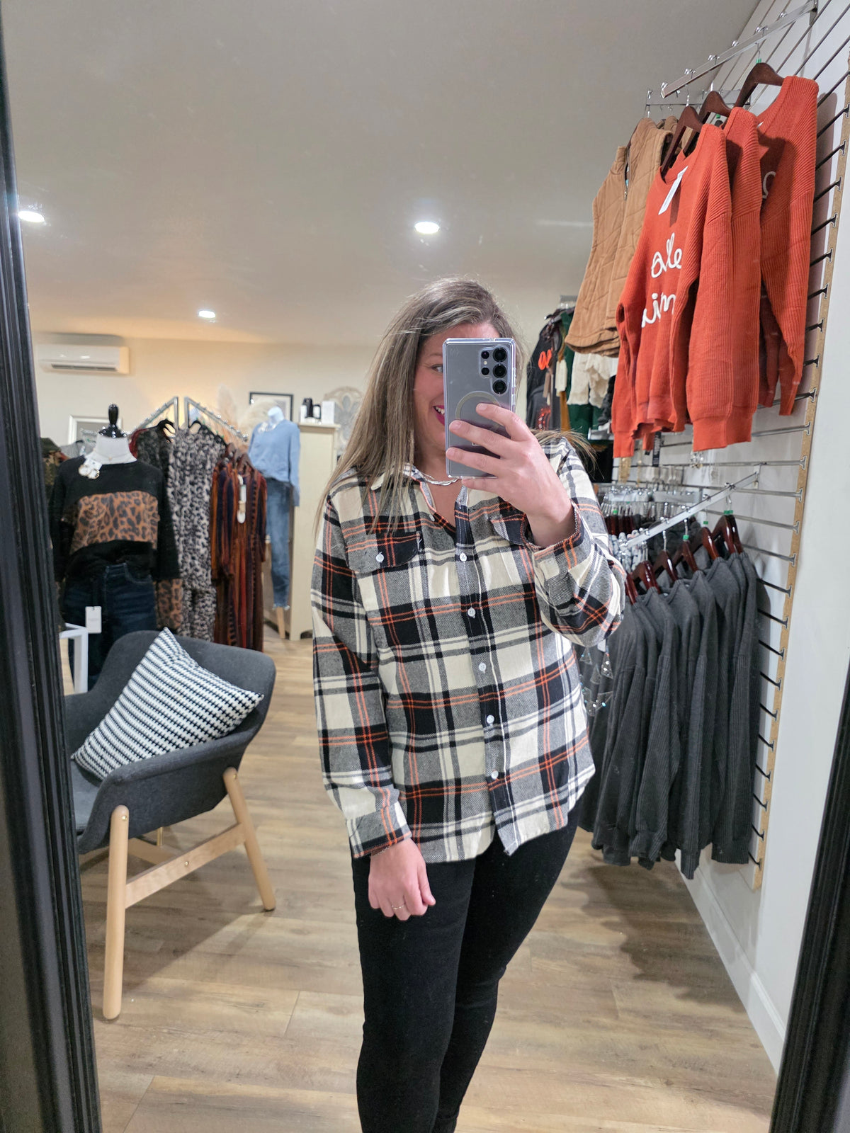 BLACK/ORANGE PLAID FLANNEL BUTTON DOWN