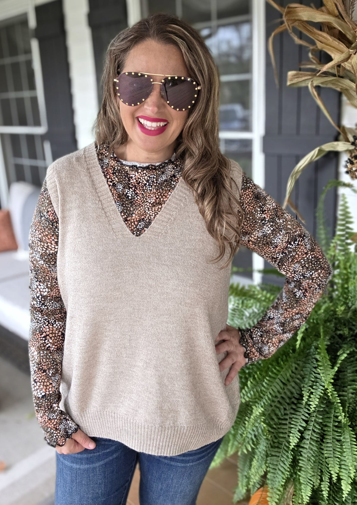 MOCHA V NECK LIGHT WEIGHT SWEATER VEST