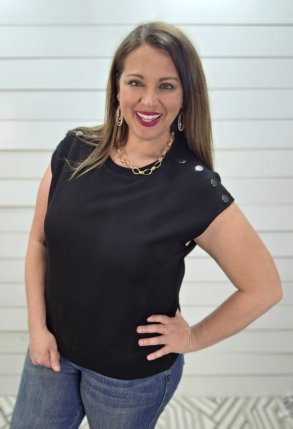BLACK CAP SLEEVE KNIT TOP W/ BUTTON DETAIL