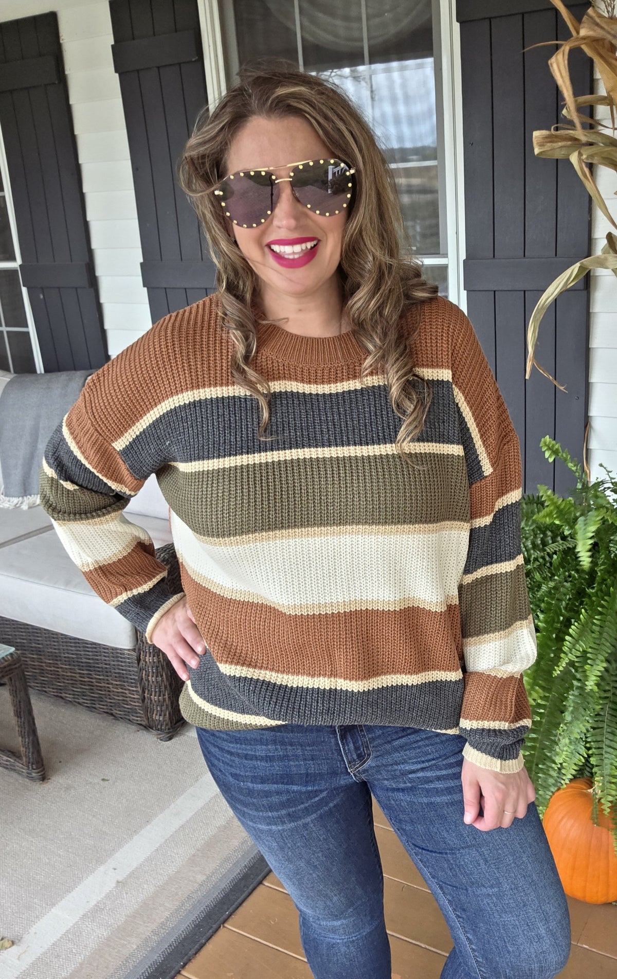 CAMEL/OLIVE STRIPED CREW NECK PULLOVER SWEATER